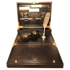 Bureau de bureau de style victorien anglais antique Bramah en cuir plié