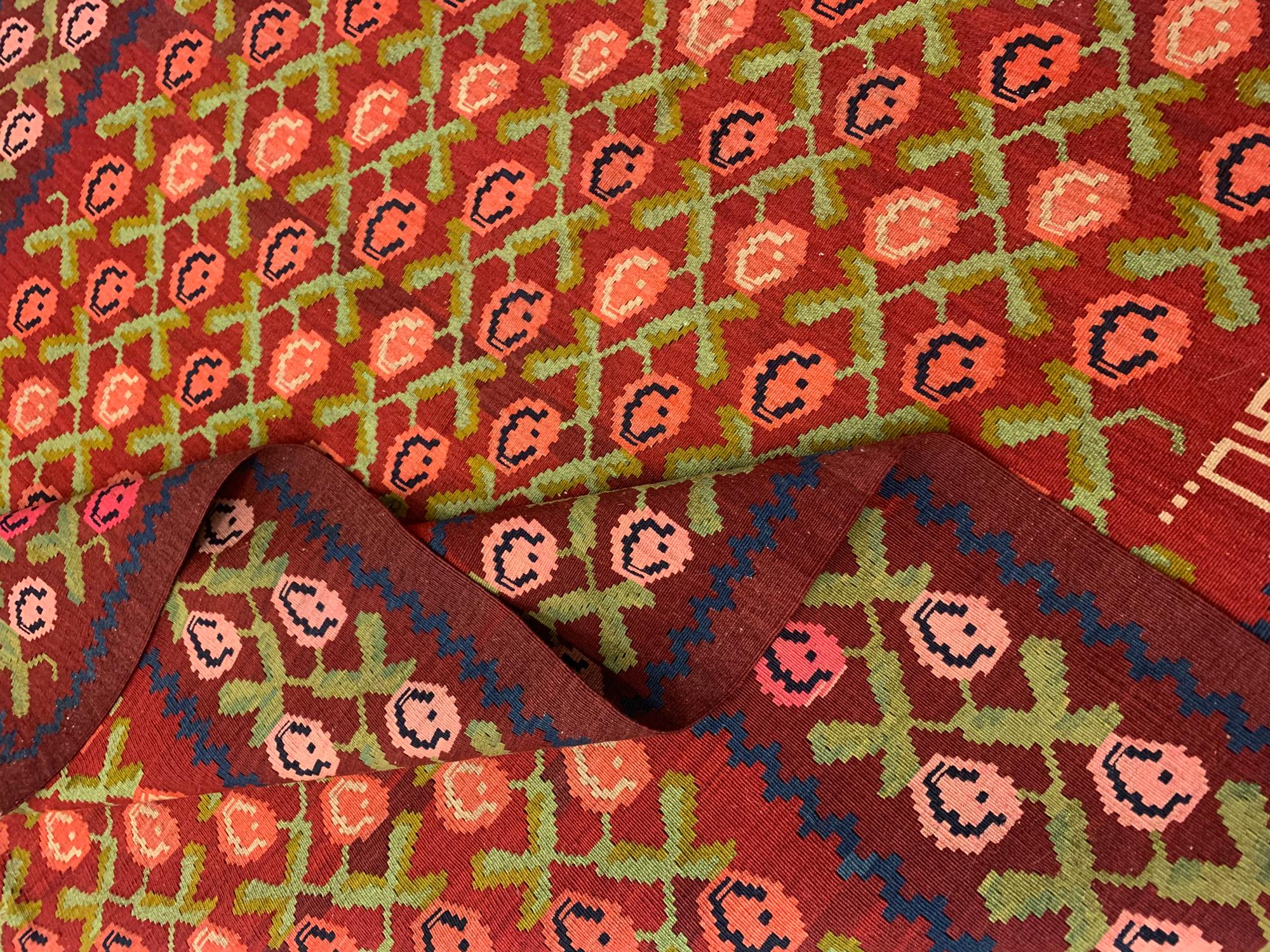 Laine Rare tapis arménien antique Kilim à fleurs traditionnelles Kilim en vente