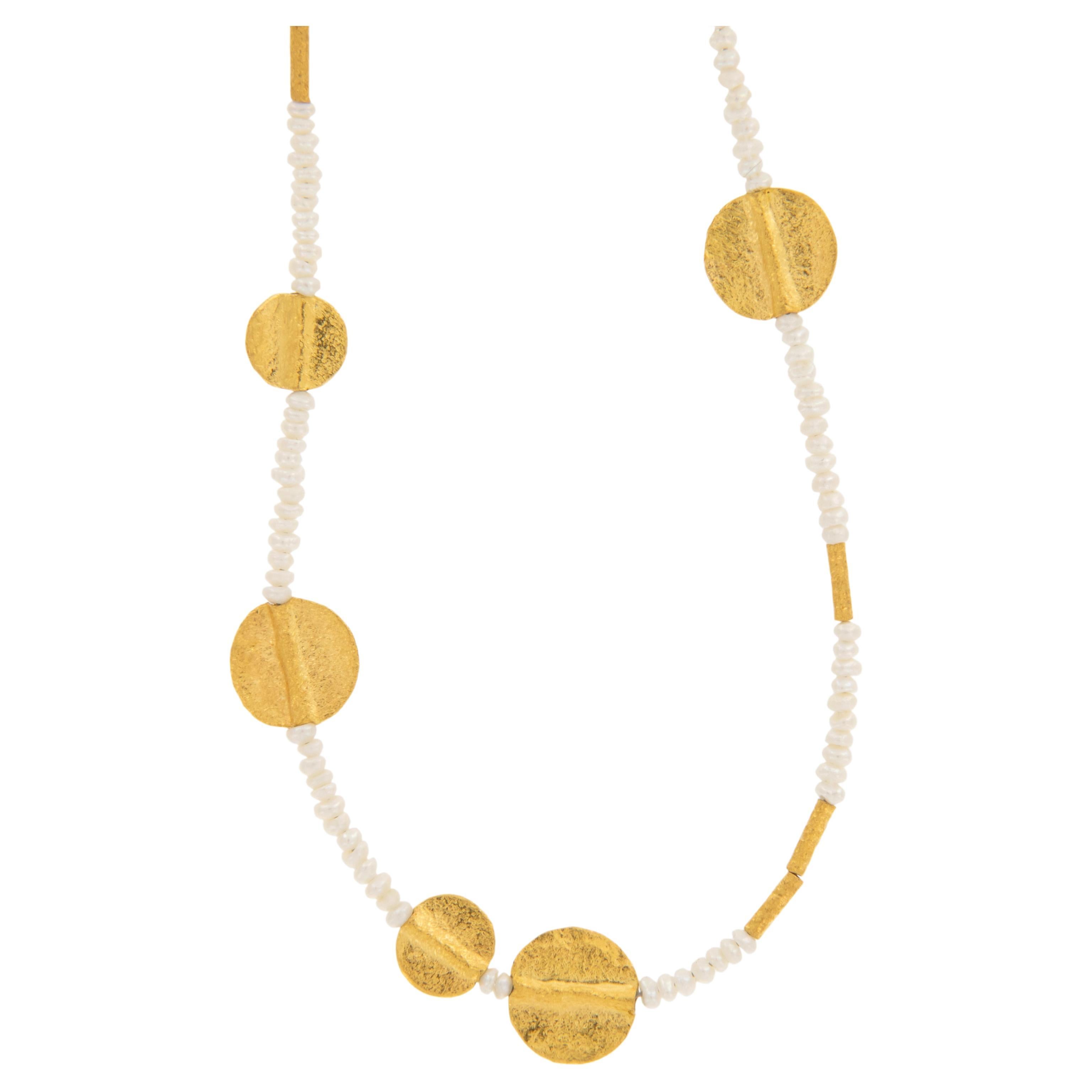 Rare collier perlé à la main en or jaune 24 carats et perles naturelles