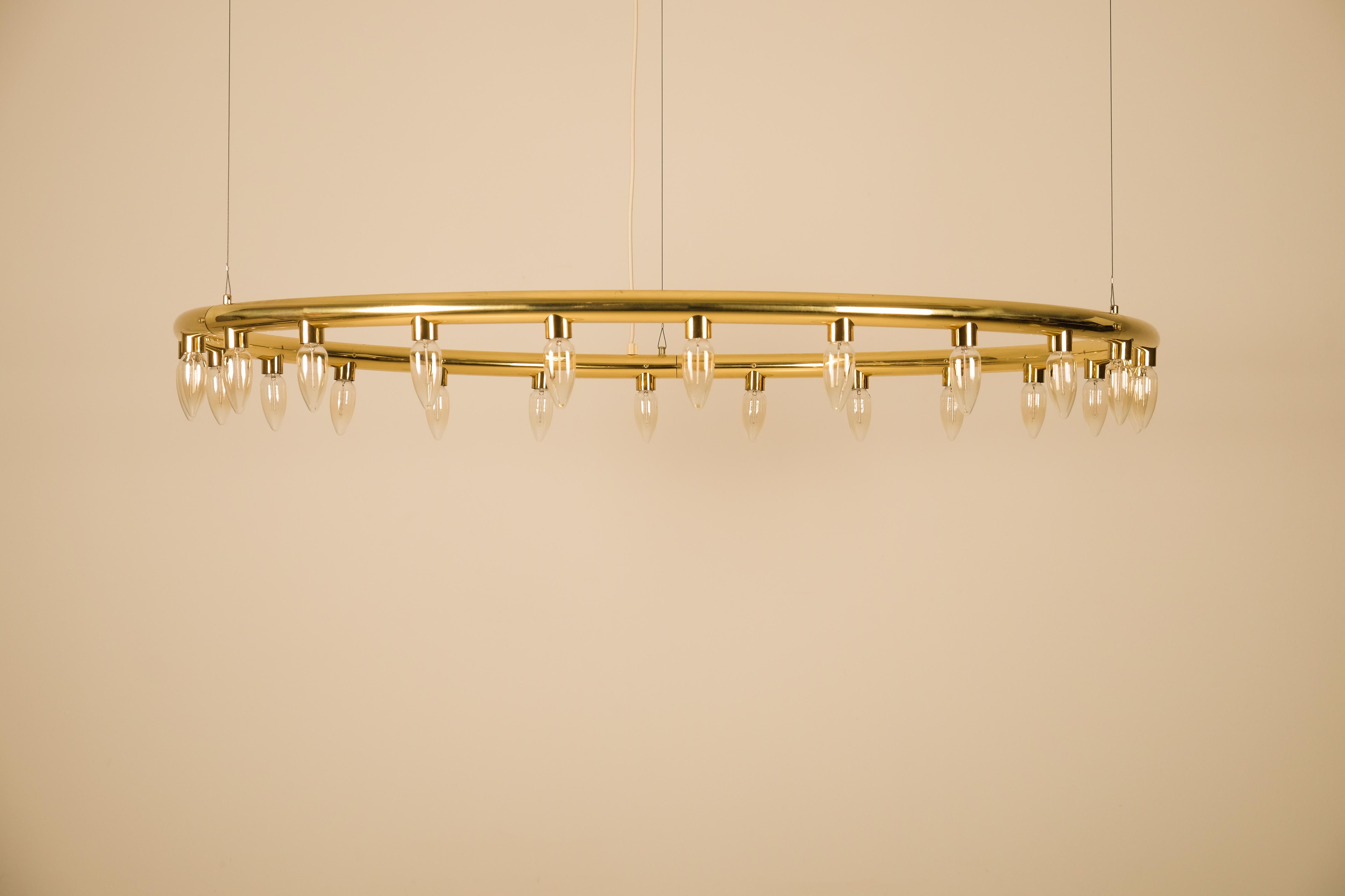 Rare lustre en laiton Hans-Agne Jakobsson, années 1970 en vente 3