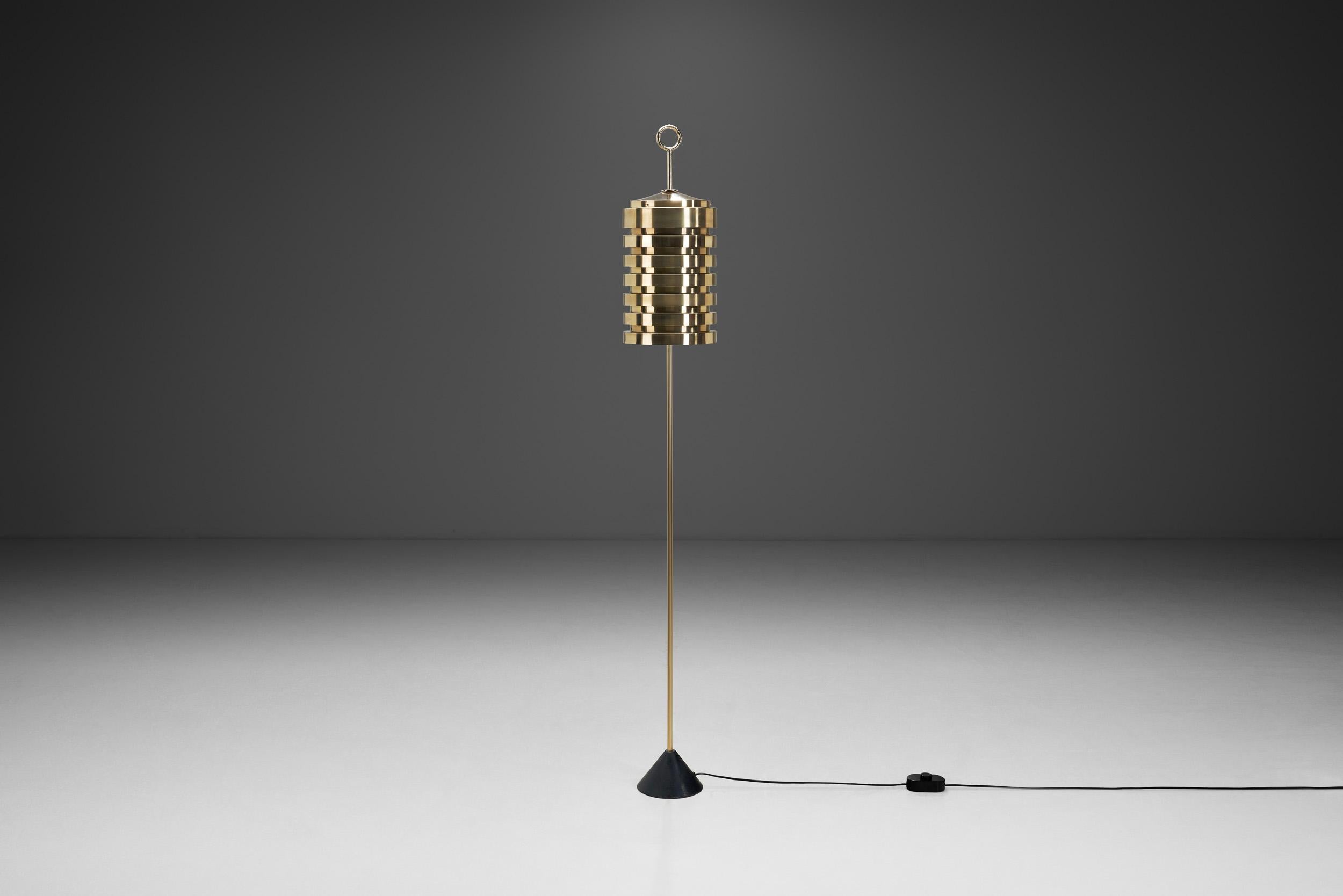 Mid-Century Modern Rare lampadaire en laiton Hans-Agne Jakobsson pour AB Markaryd, Suède vers les années 1960 en vente