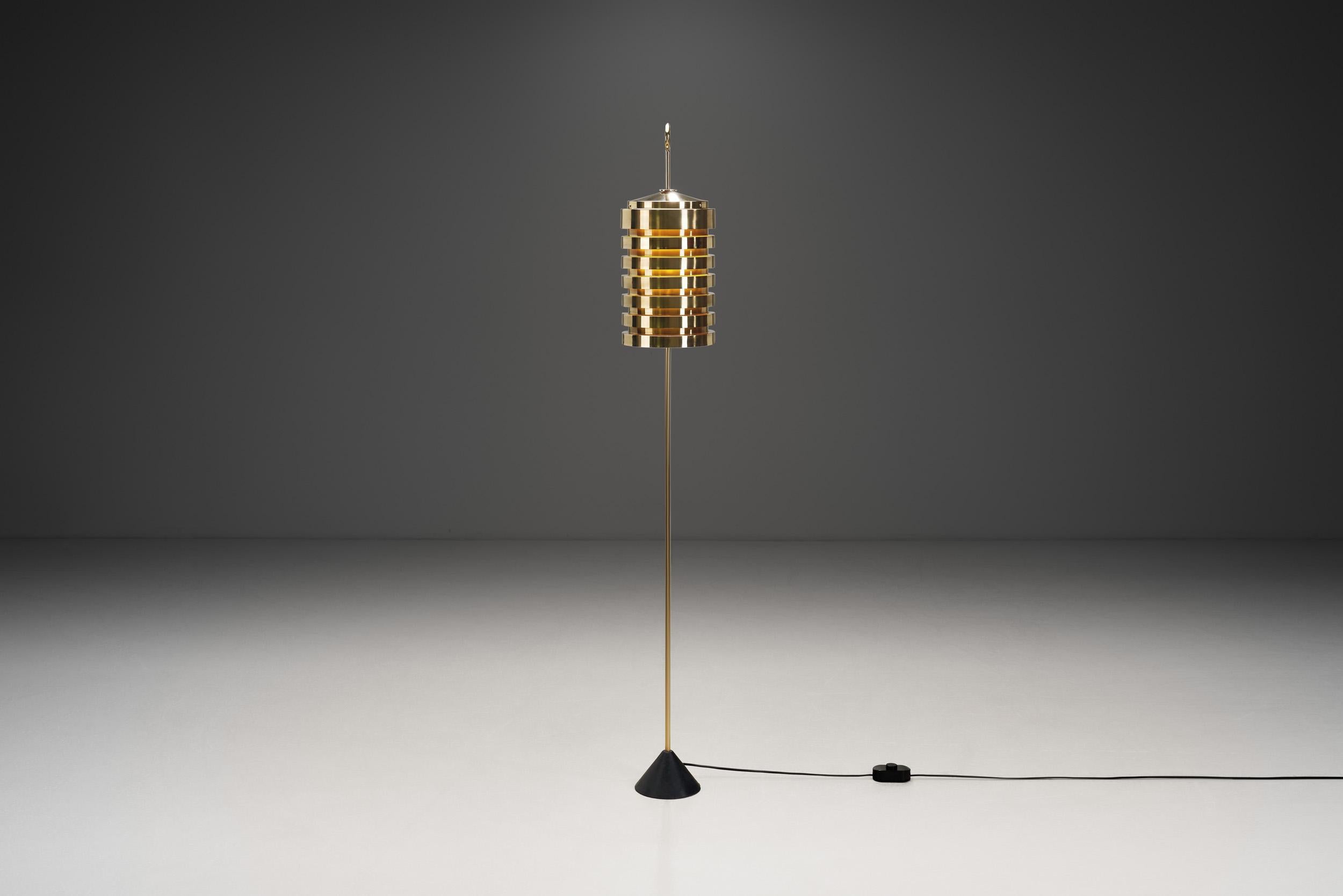 Suédois Rare lampadaire en laiton Hans-Agne Jakobsson pour AB Markaryd, Suède vers les années 1960 en vente