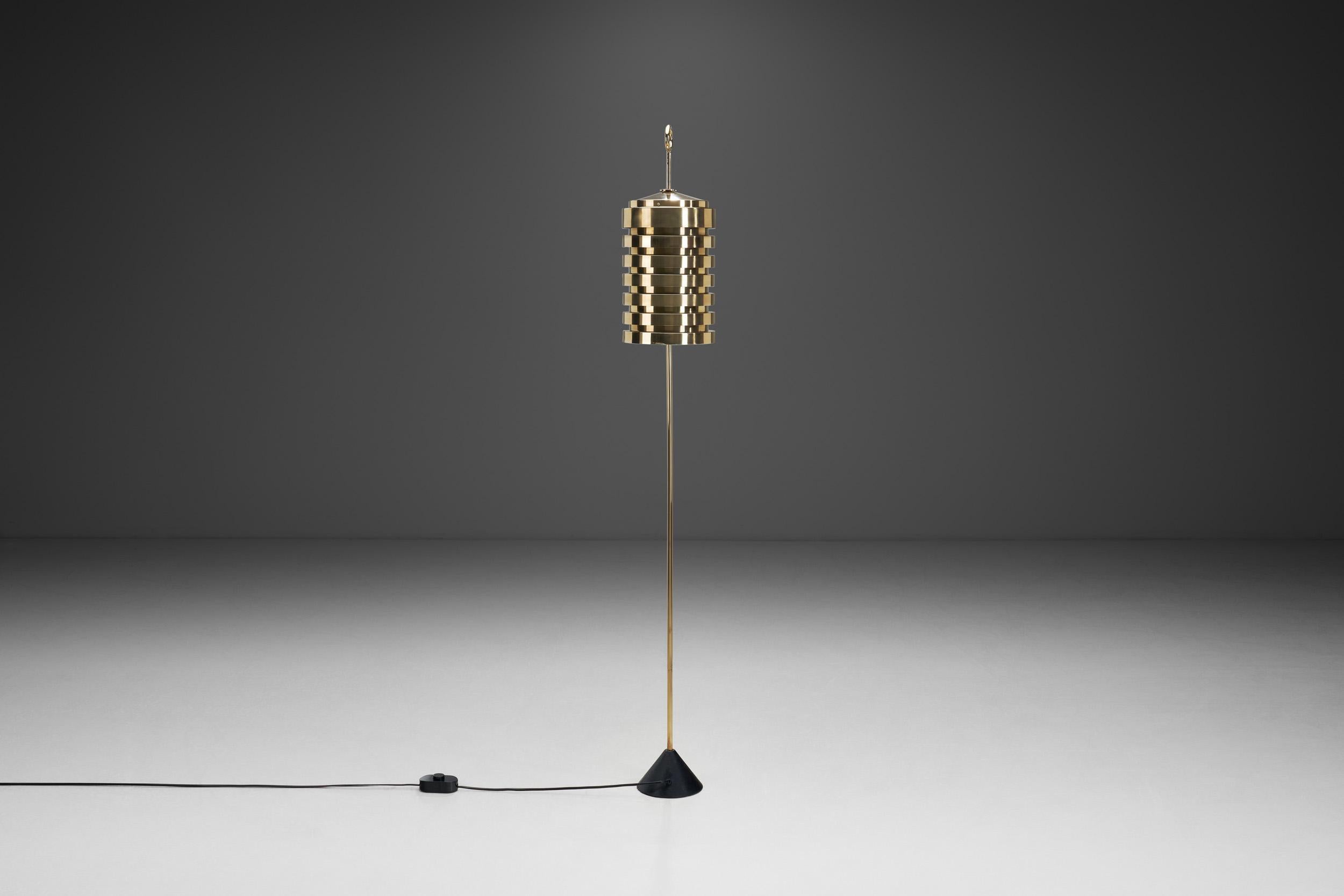 Rare lampadaire en laiton Hans-Agne Jakobsson pour AB Markaryd, Suède vers les années 1960 en vente 1