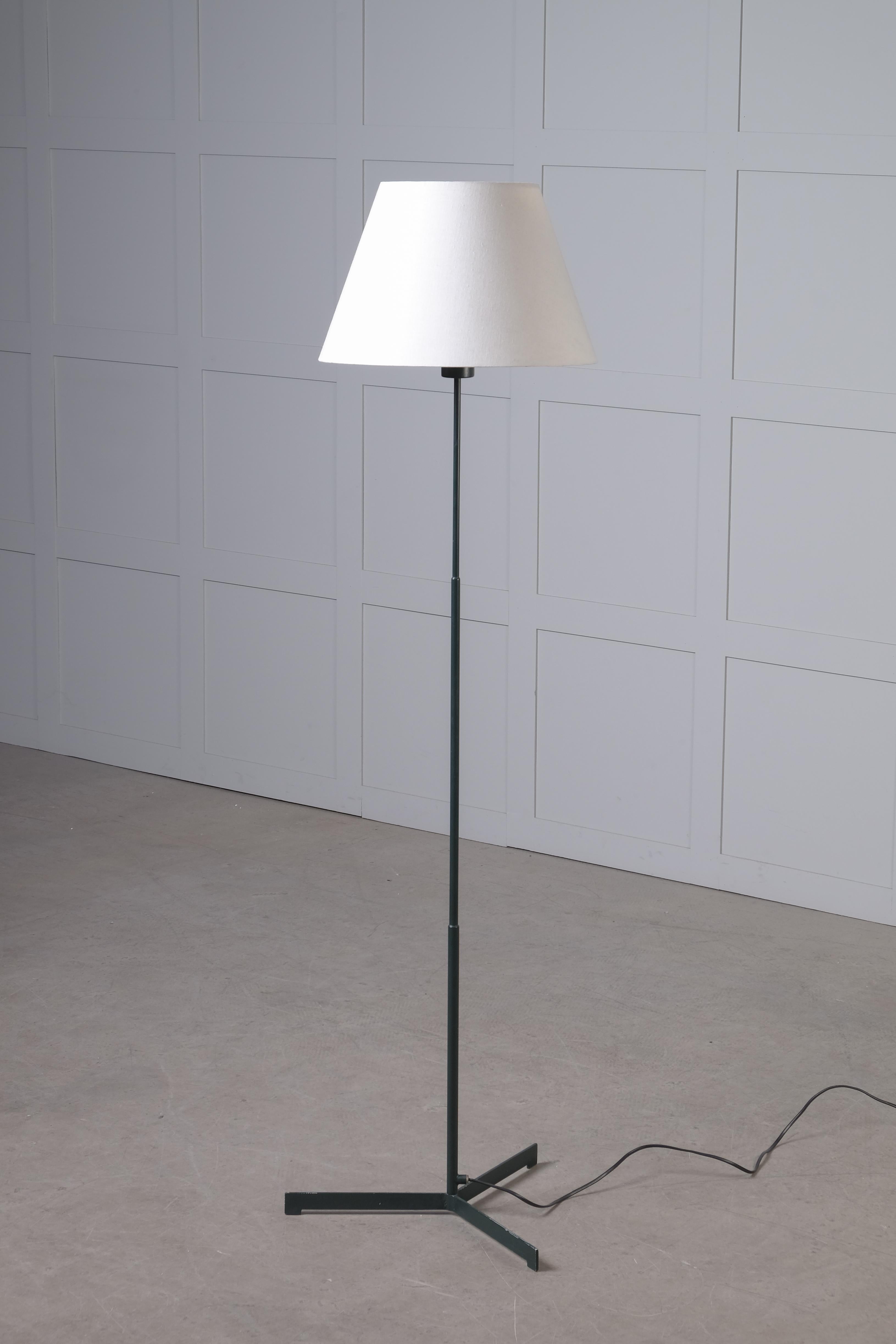 Rare paire de lampadaires Hans-Agne Jakobsson, modèle G-60, années 1960 Bon état à Stockholm, SE