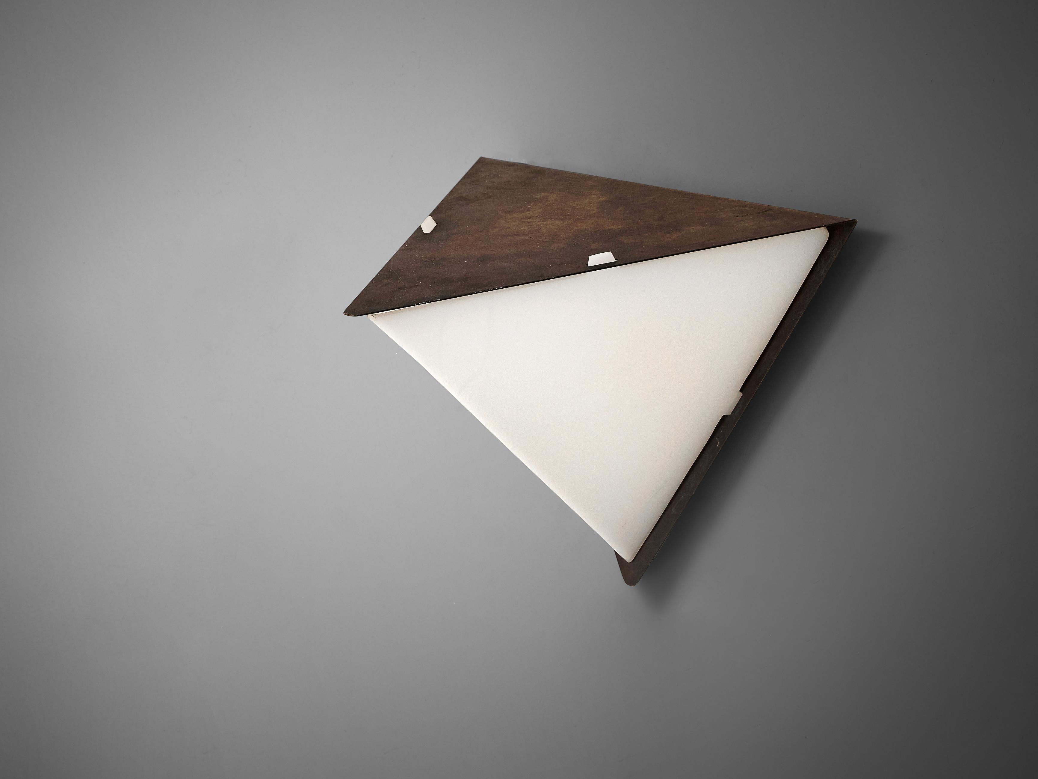 Rare Hans-Agne Jakobsson Geometric Wall Light in Copper and Acrylic In Good Condition In Waalwijk, NL