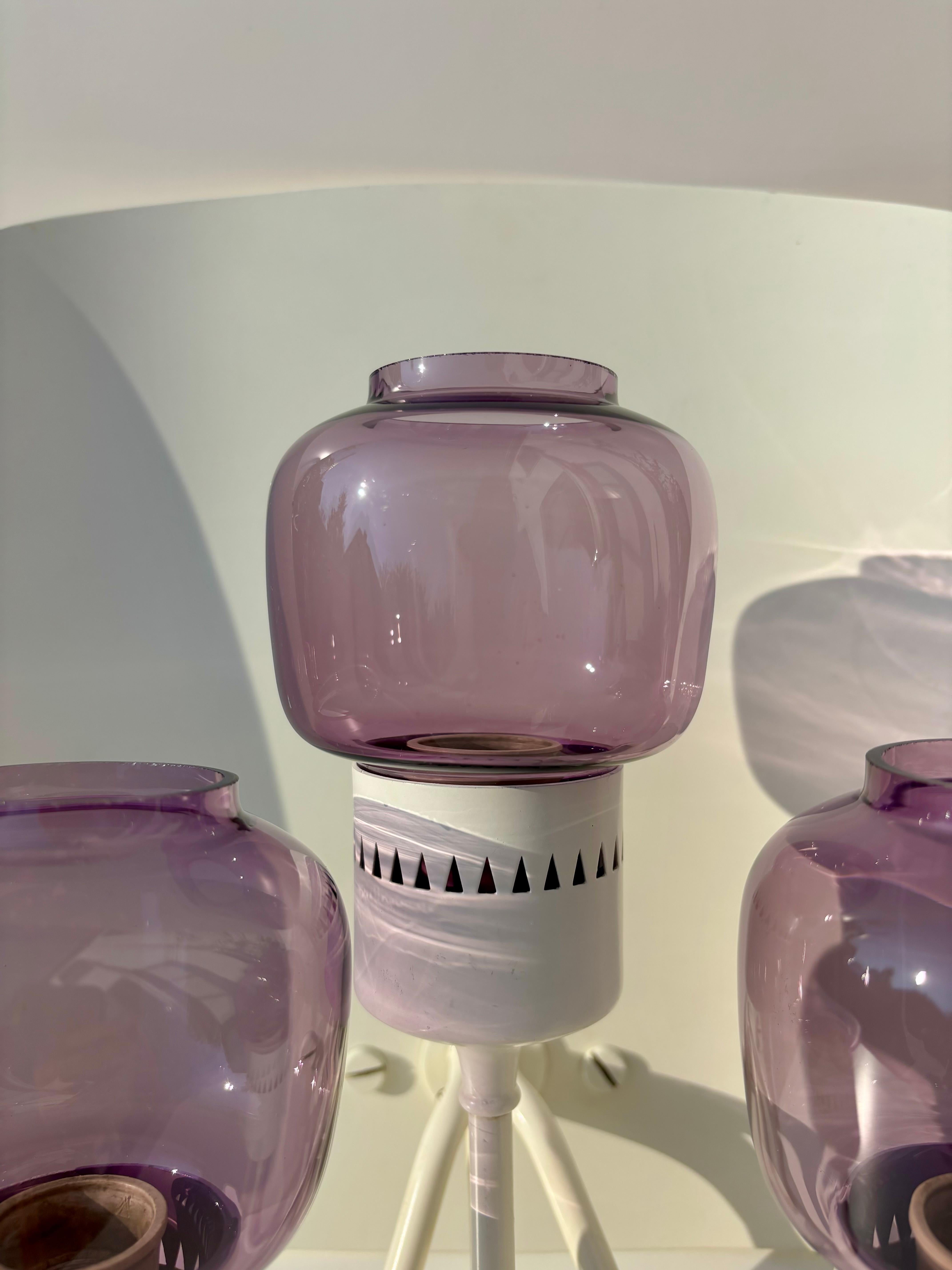 Suédois Rare applique à trois bras en verre violet Hans-Agne Jakobsson, années 1960 en vente