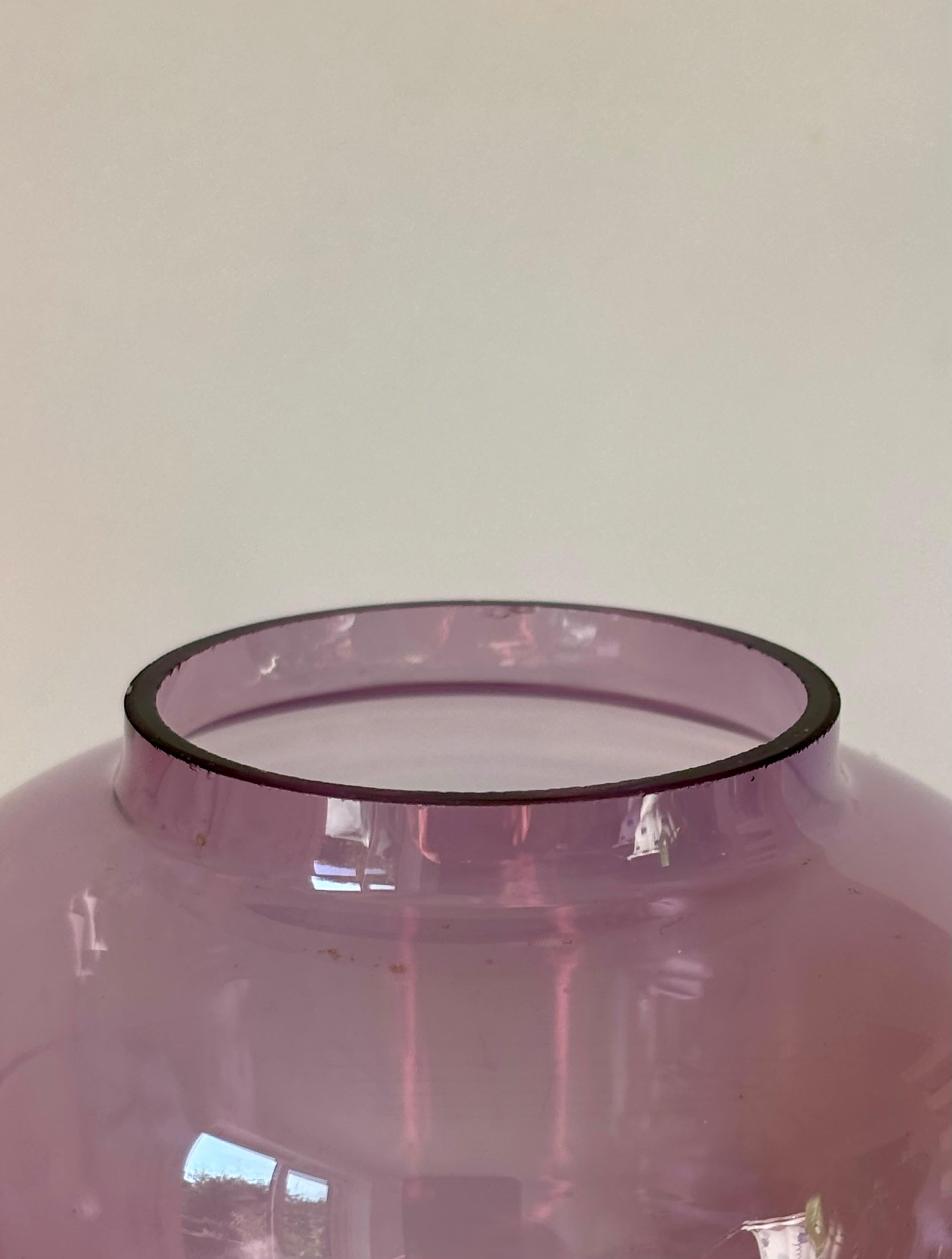 20ième siècle Rare applique à trois bras en verre violet Hans-Agne Jakobsson, années 1960 en vente