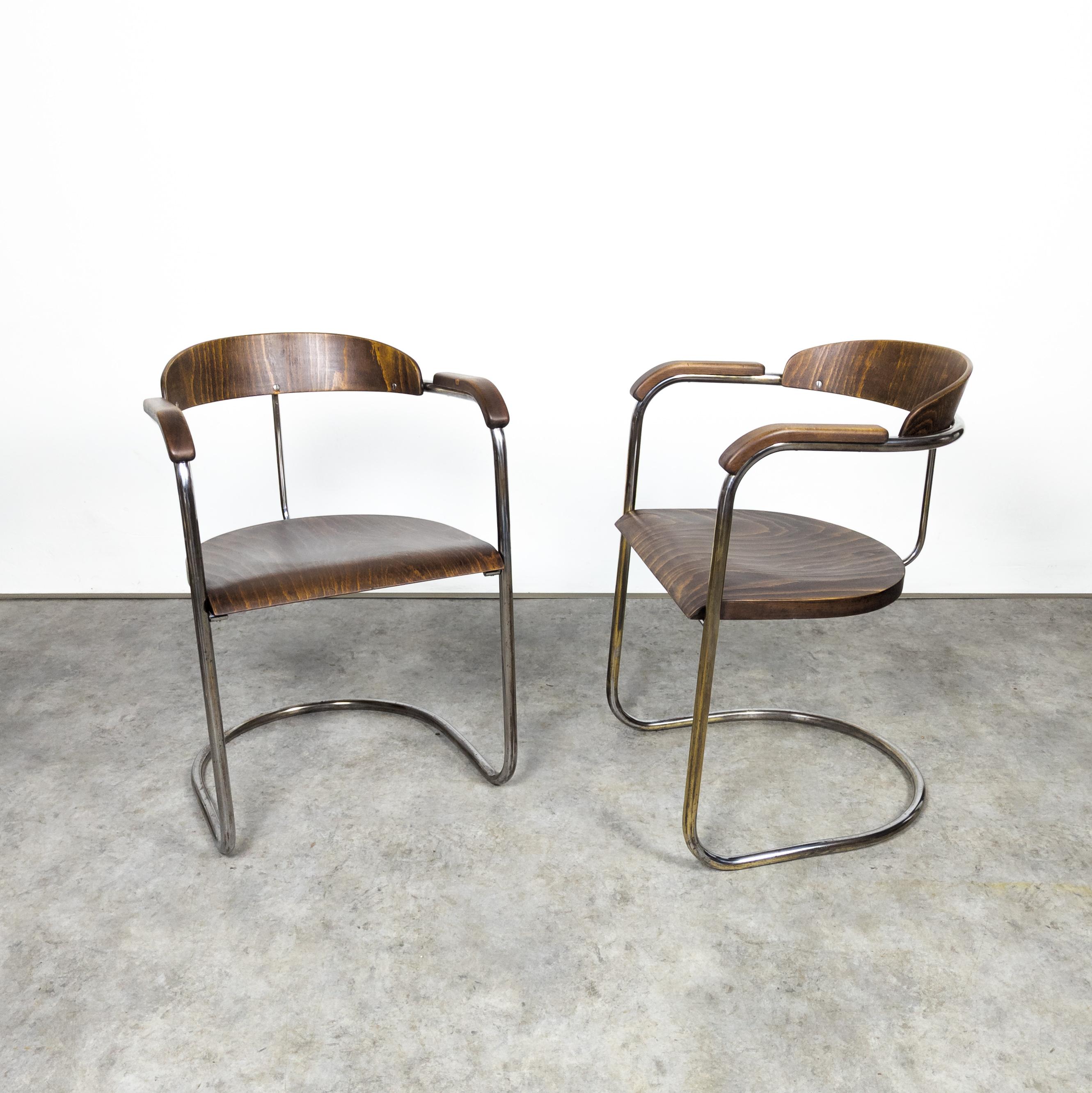 Bauhaus Rare Hans and Wassily Luckhardt SS 33 armchairs variant  For Sale