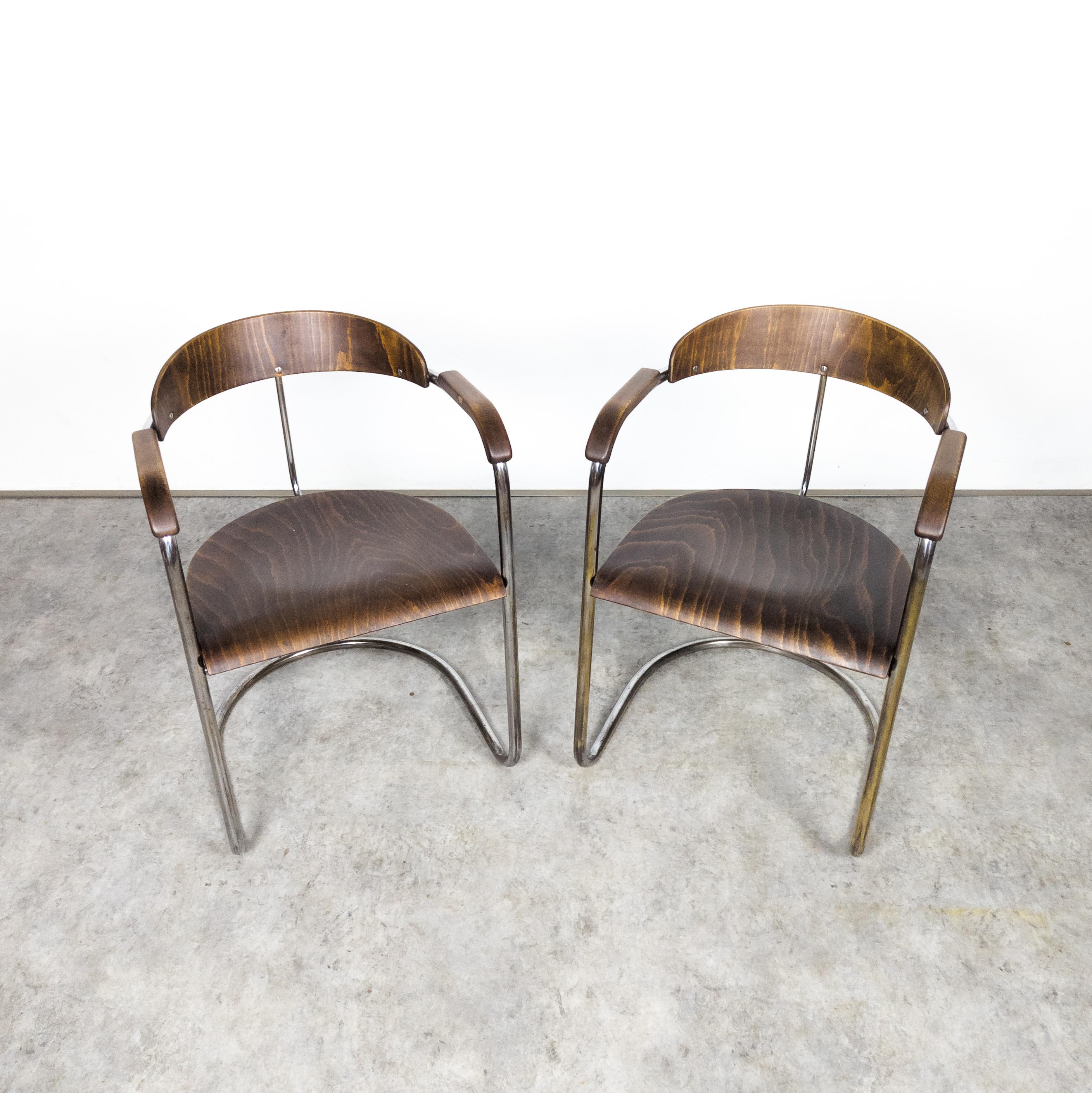 Austrian Rare Hans and Wassily Luckhardt SS 33 armchairs variant  For Sale
