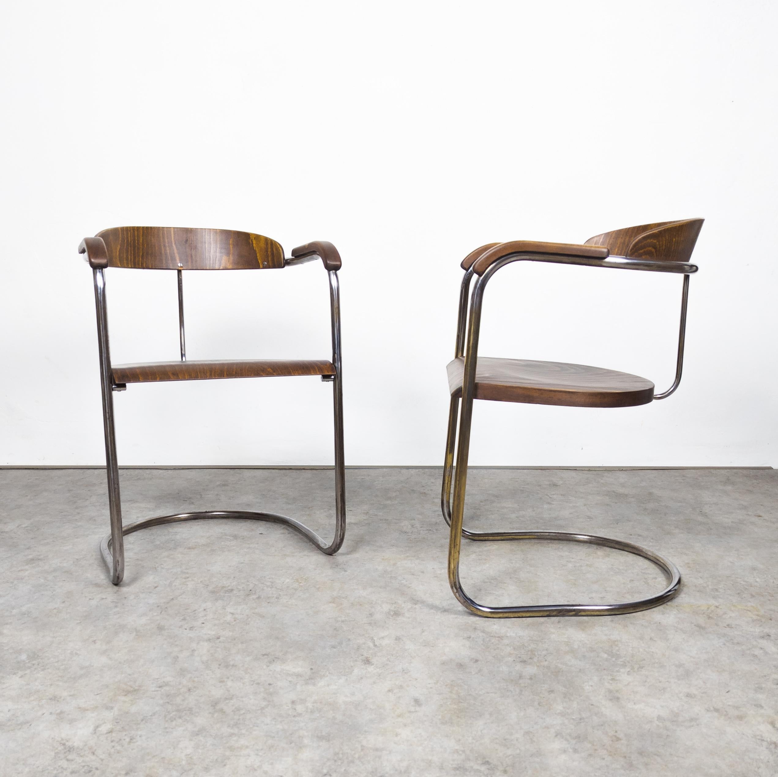 Rare Hans and Wassily Luckhardt SS 33 armchairs variant  In Good Condition For Sale In PRAHA 5, CZ