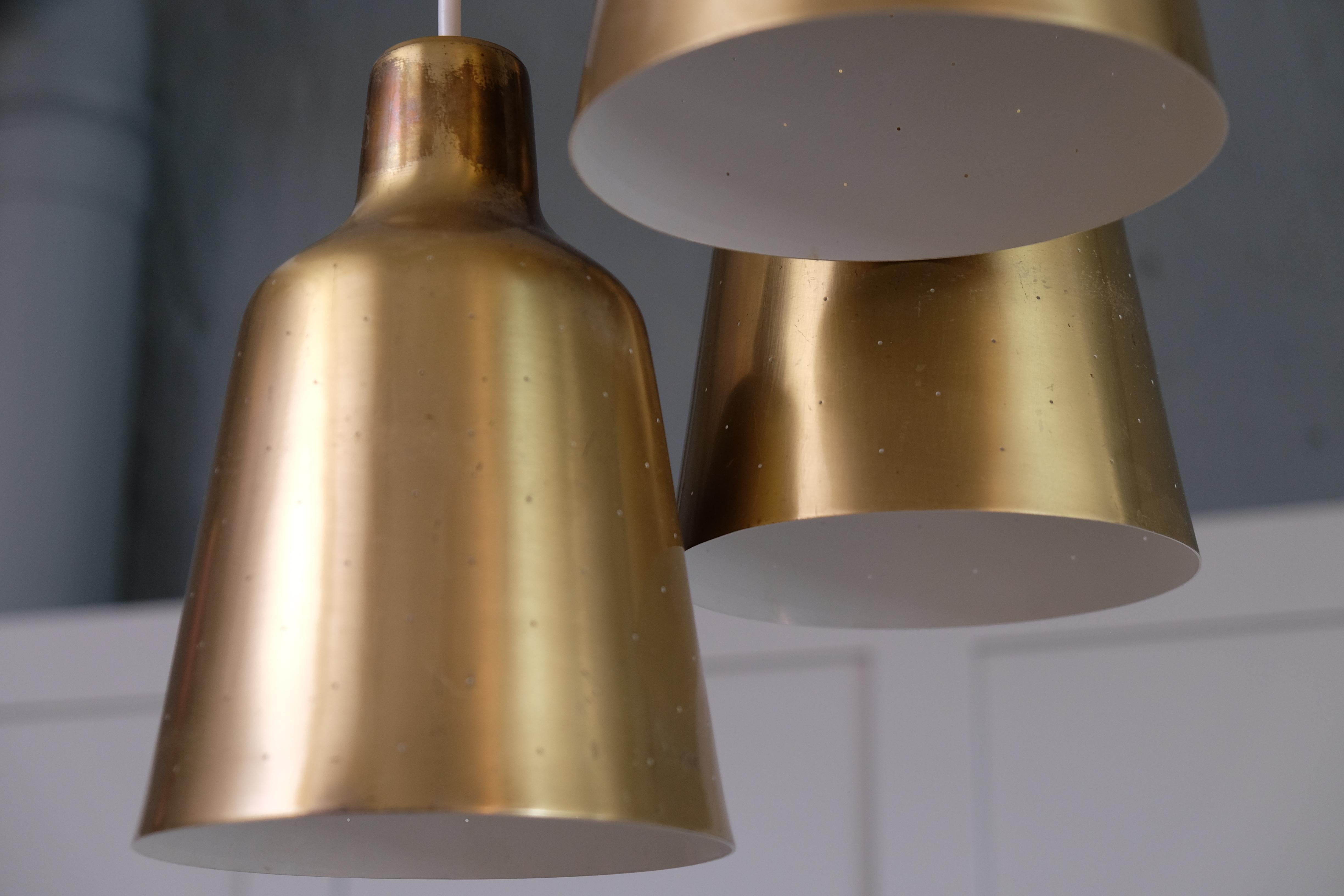 Rara lampada da soffitto in ottone di Hans Bergström, anni '50 in vendita 3