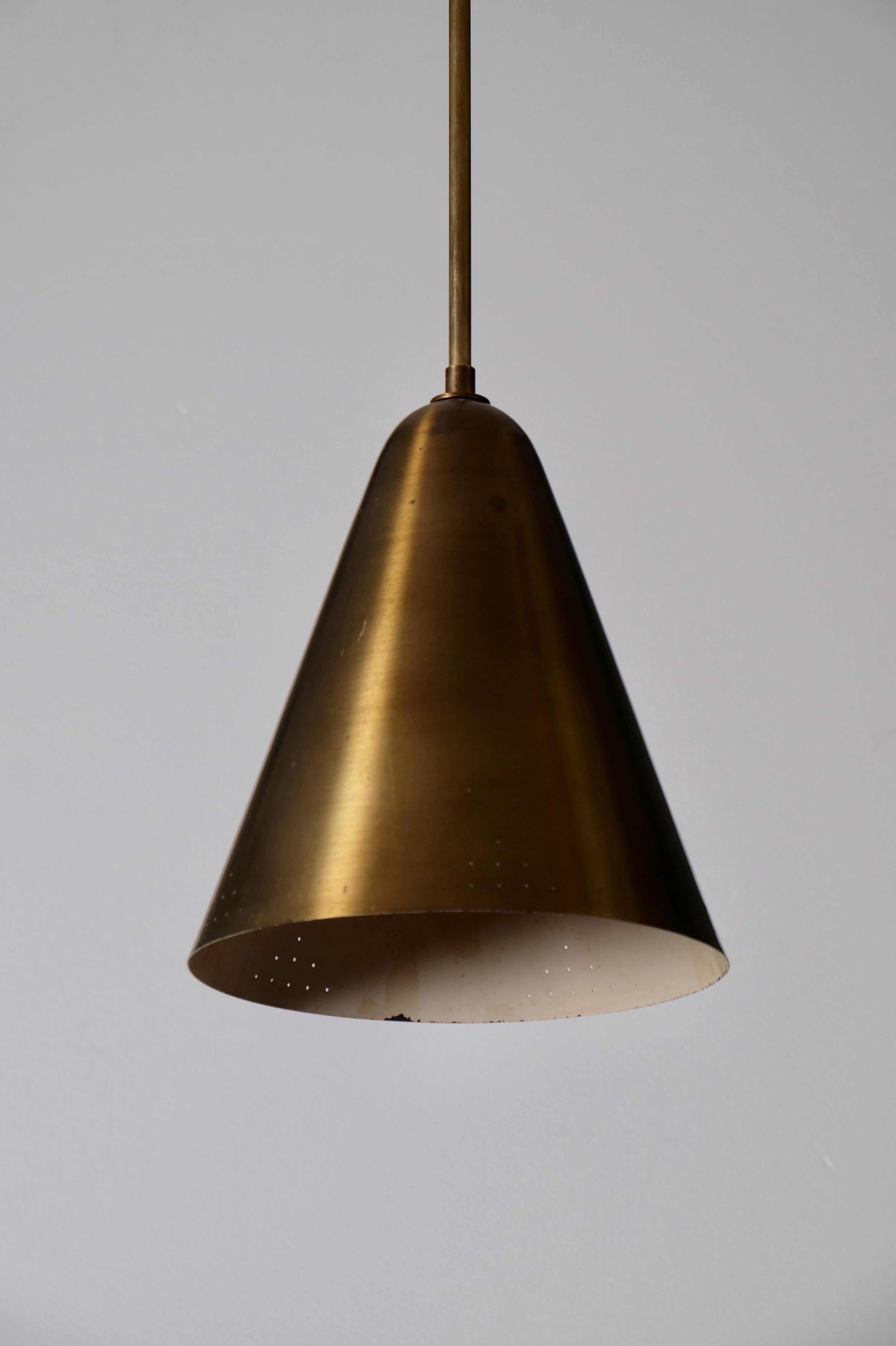 Rara lampada da soffitto in ottone di Hans Bergström, anni '50 in vendita 3