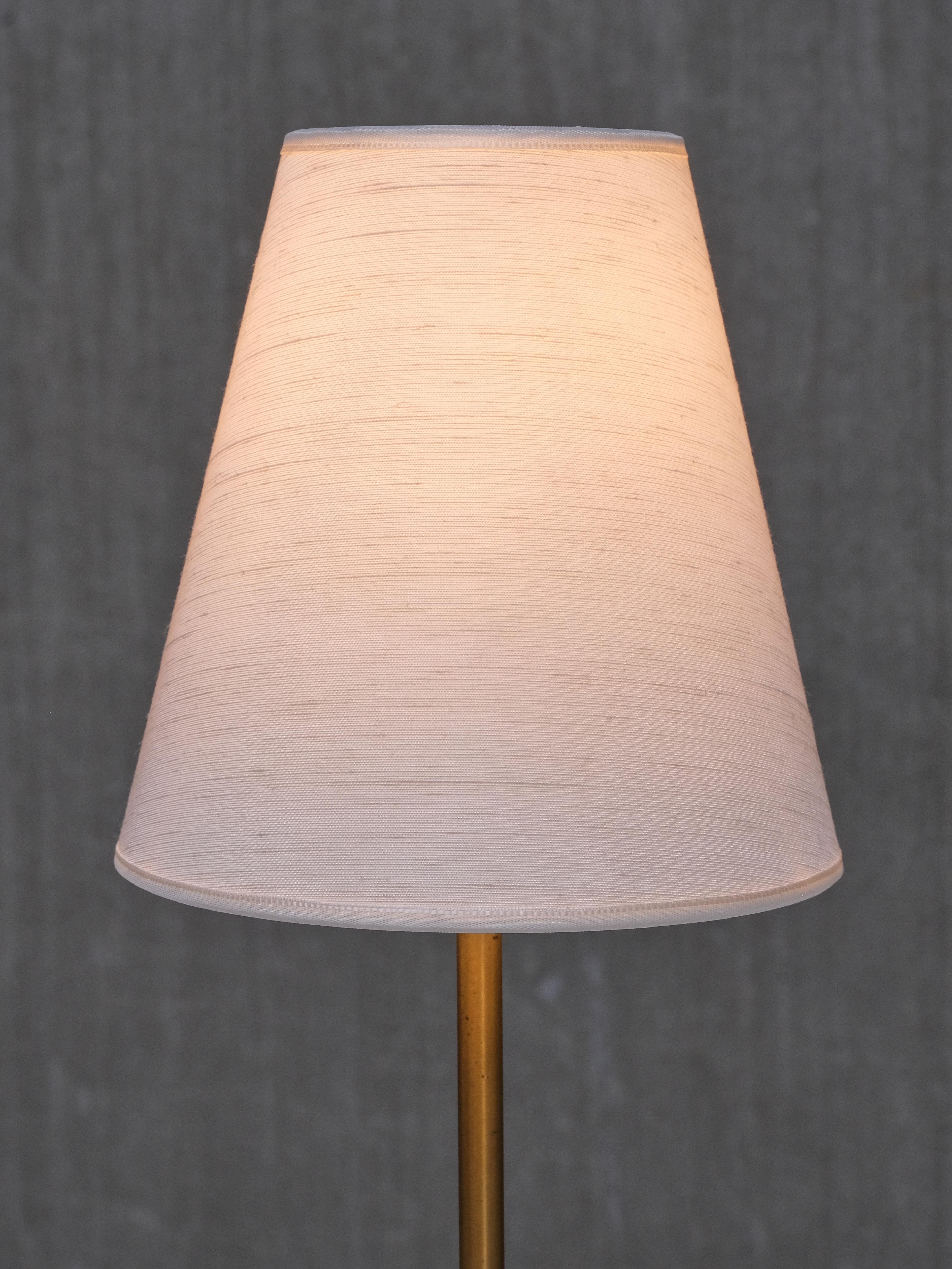 Milieu du XXe siècle Rare lampe de table Hans Brass, Model No 732, Ateljé Lyktan, Suède, années 1940 en vente