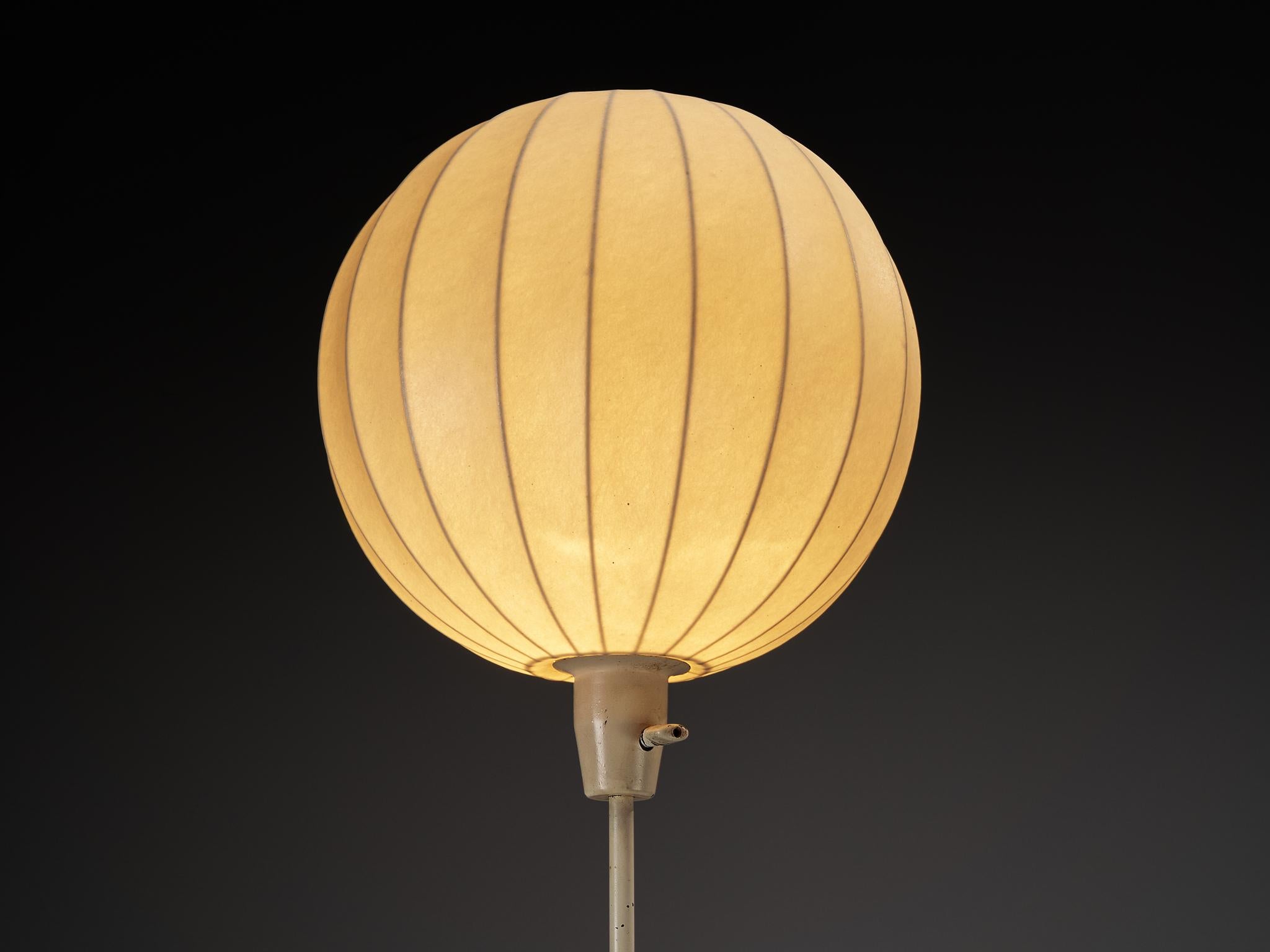 Rara lámpara de pie de dos brazos Hans Bergström para Ateljé Lyktan con pantalla Cocoon Sueco en venta