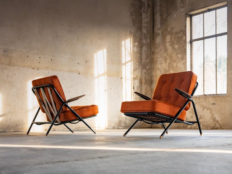 Rare Hans J. Wegner for Getama Pair of 'Sawbuck' GE215 Lounge