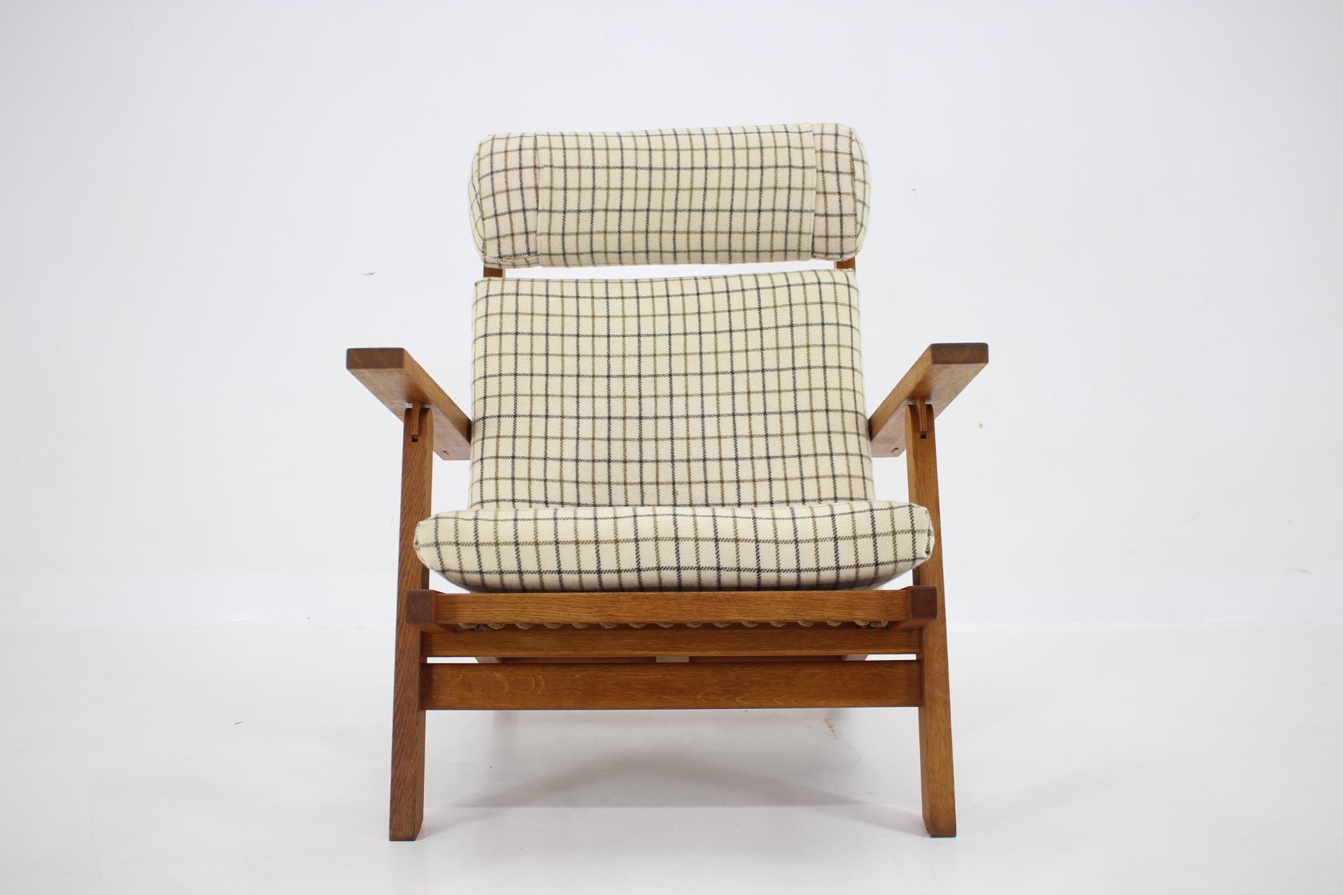 Mid-Century Modern Rare Hans J. Wegner  Oak Reclining Lounge Chair Model AP71, Denmark 1968  For Sale