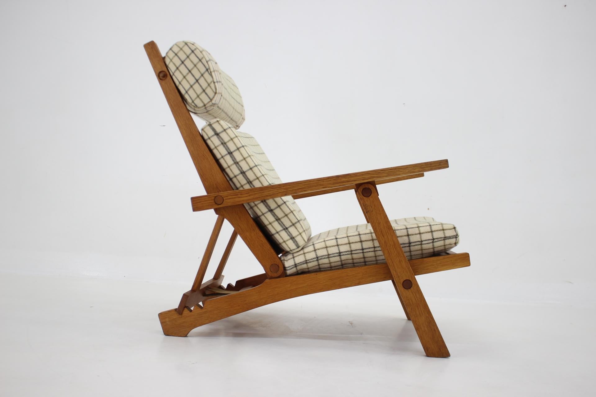 Rare Hans J. Wegner  Oak Reclining Lounge Chair Model AP71, Denmark 1968  For Sale 1