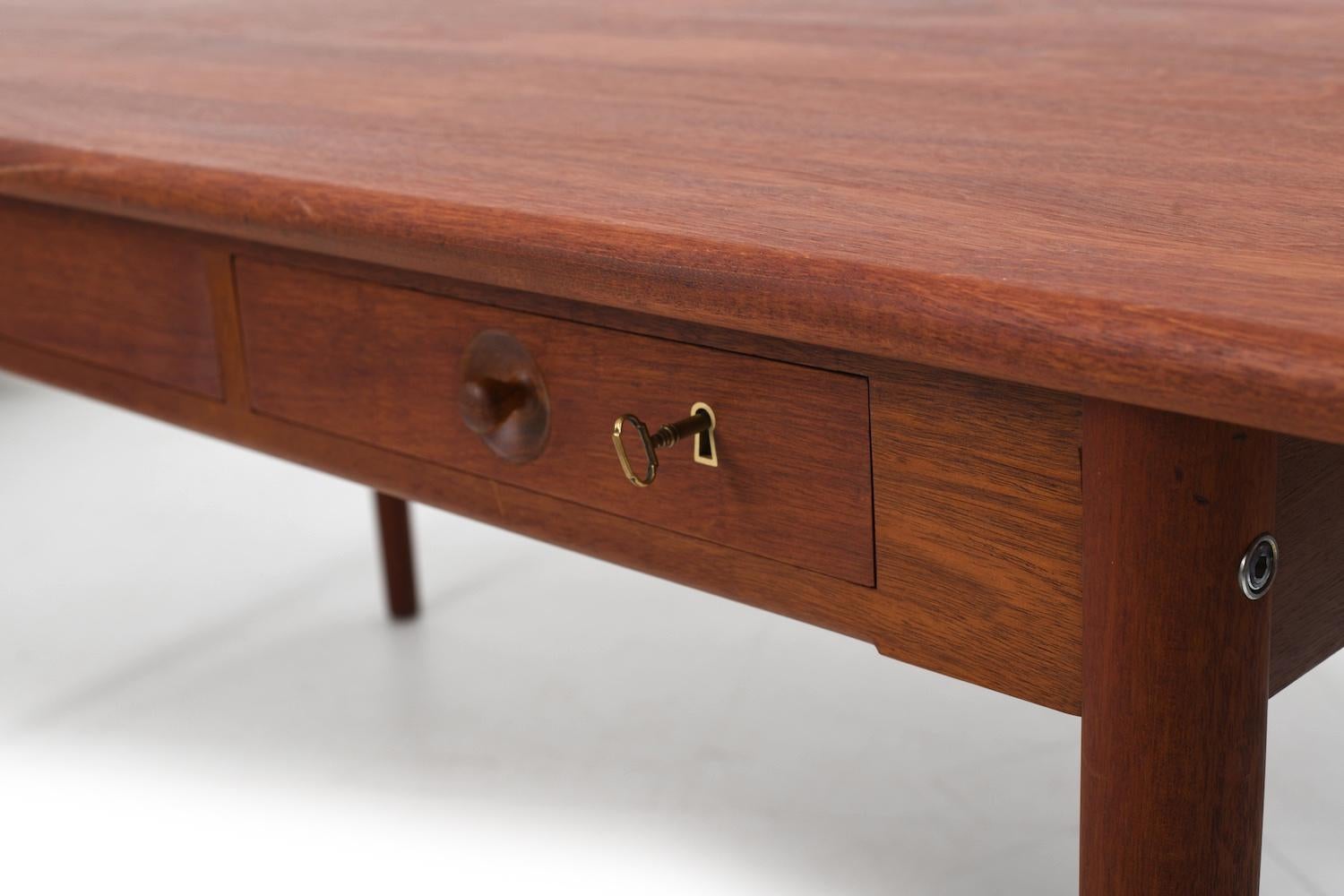 Rare Hans J. Wegner PP-312 Teak Desk 1960s. For Sale 3
