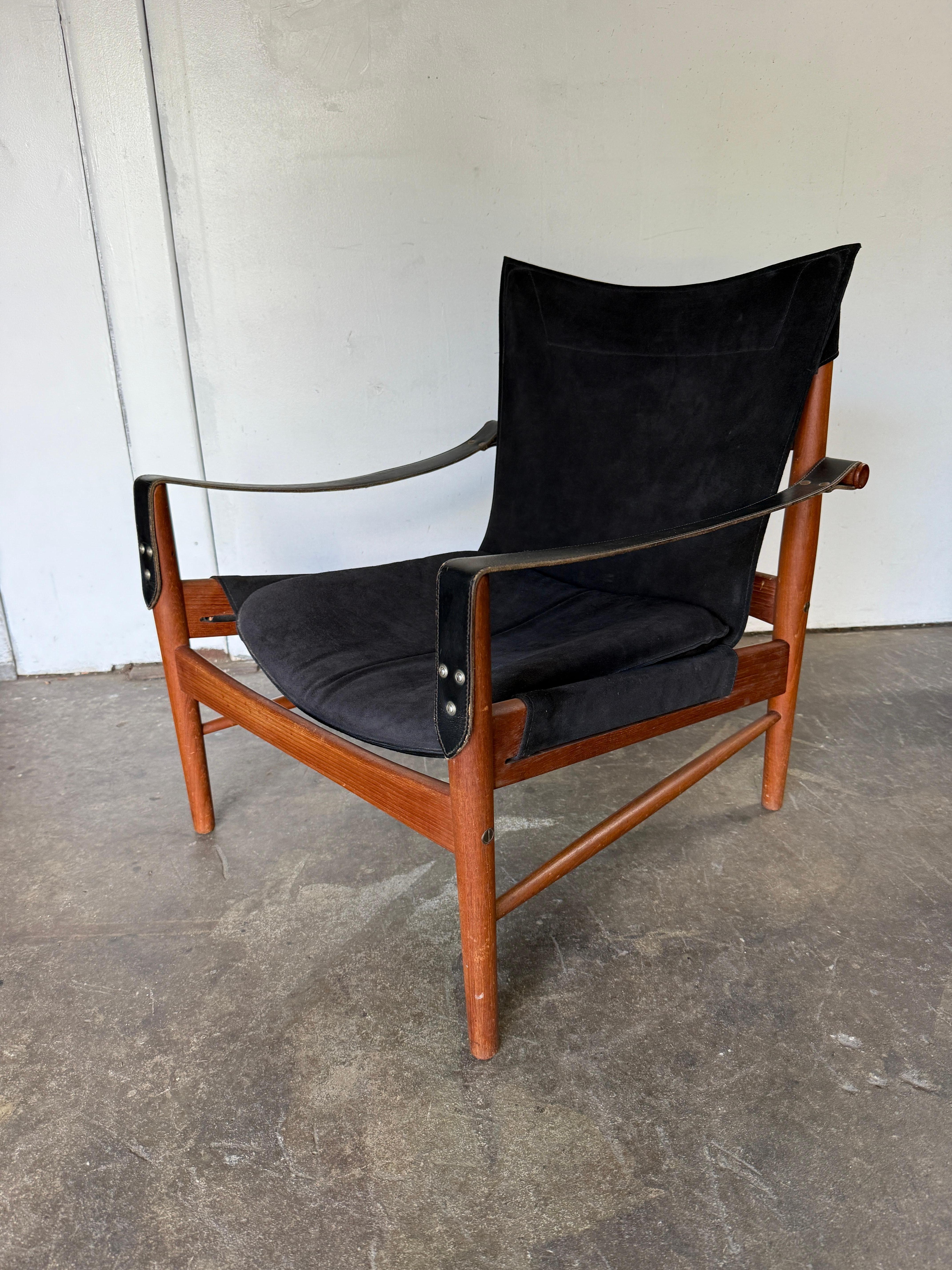 Rare Hans Olsen black suede leather safari lounge Antelope chair In Good Condition For Sale In Brooklyn, NY