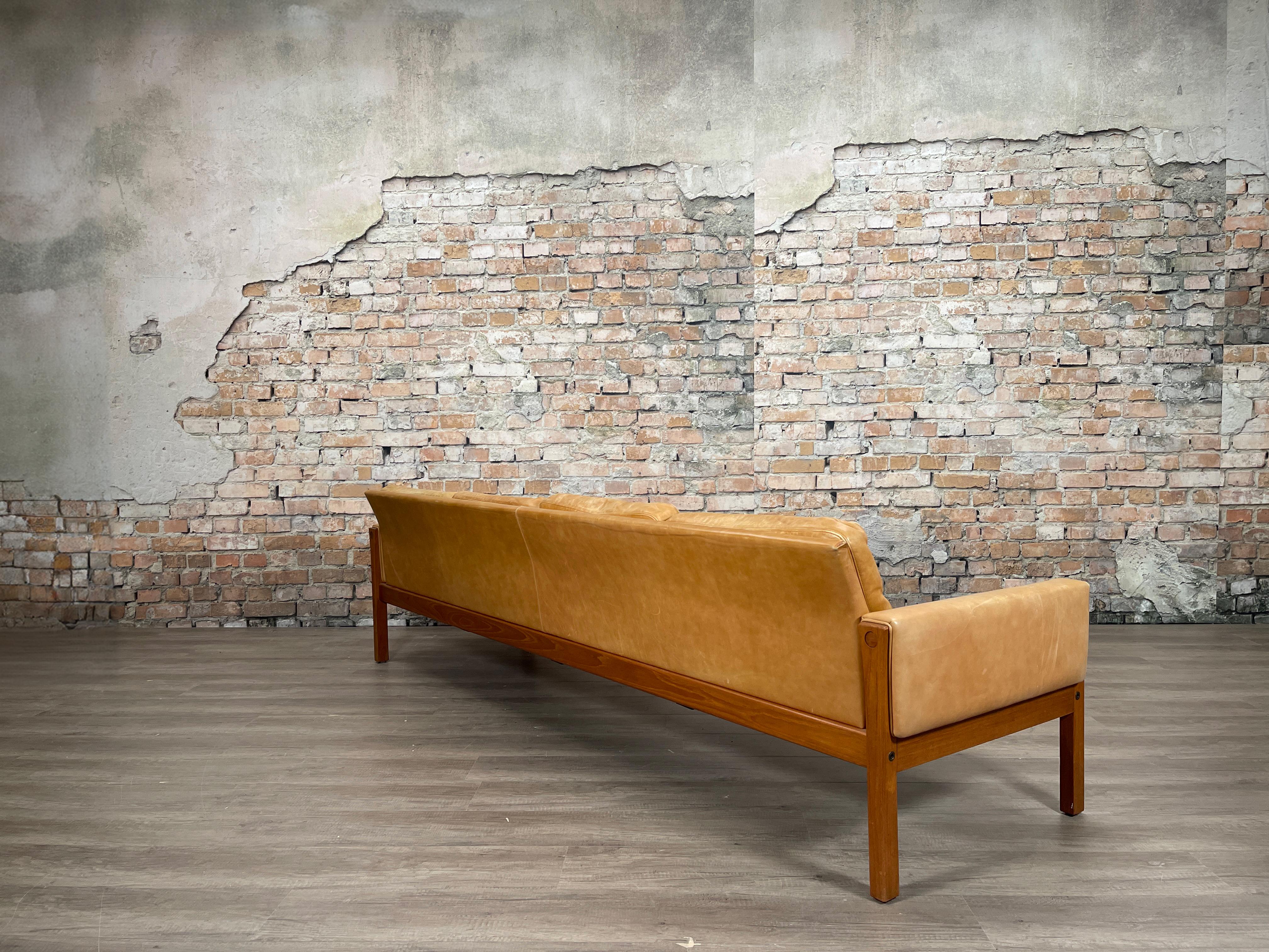 Seltenes Hans Wegner AP62 / 4 Sofa von AP Stolen aus Palisanderholz und Leder im Zustand „Relativ gut“ im Angebot in GRONINGEN, NL