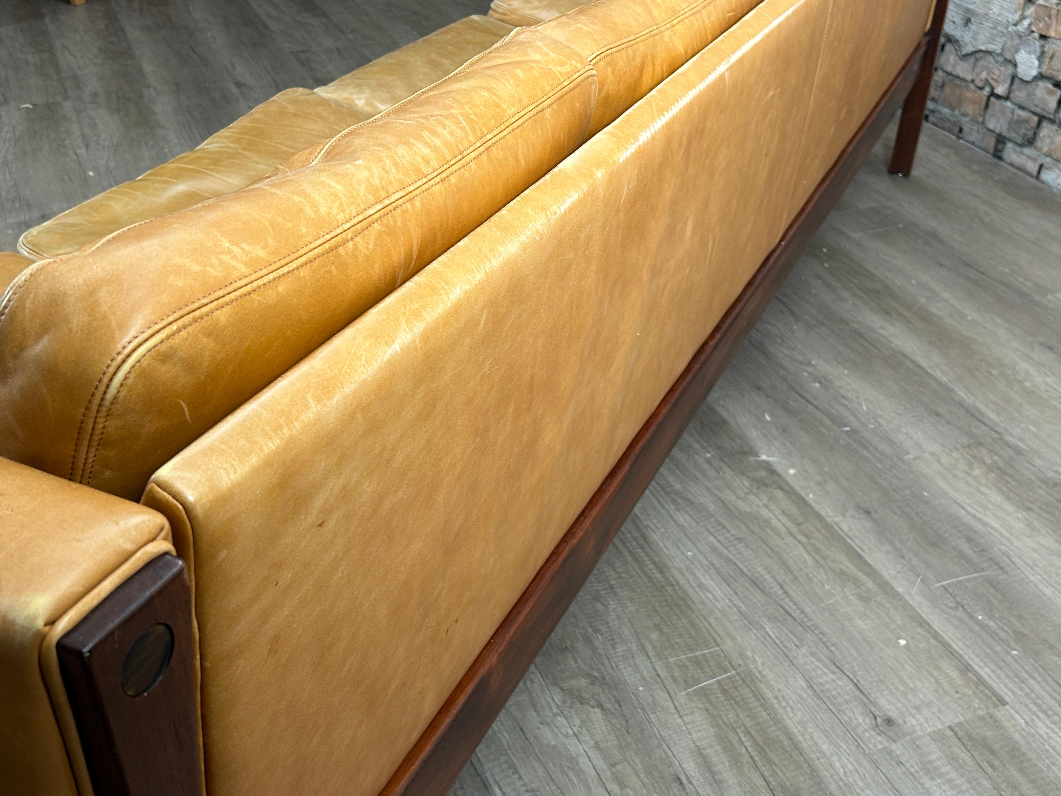 Seltenes Hans Wegner AP63 / 4 Sofa von AP Stolen aus Palisanderholz und Leder im Angebot 8