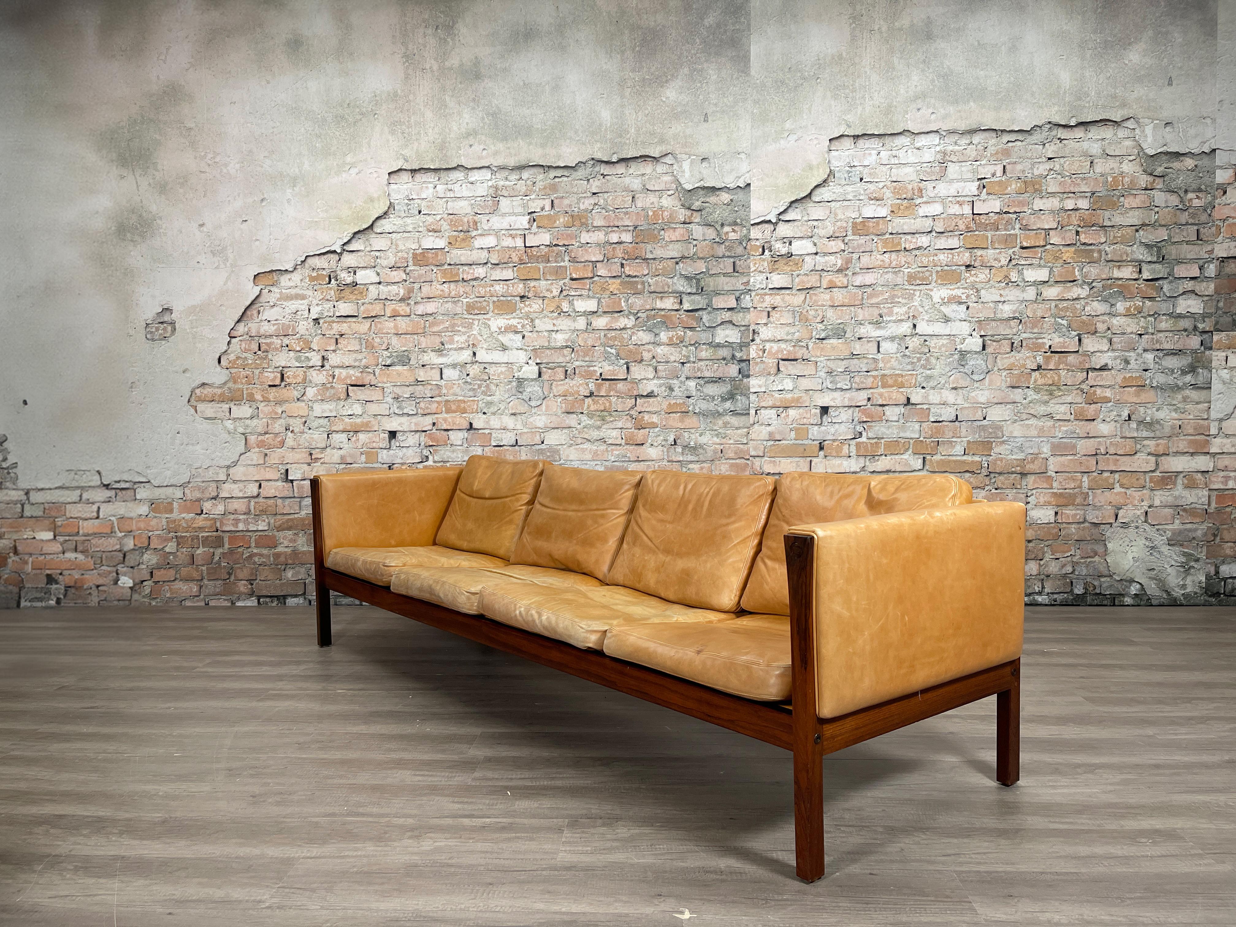Rare Hans Wegner AP63 / 4 sofa by AP Stolen in Rosewood and Leather For Sale 2