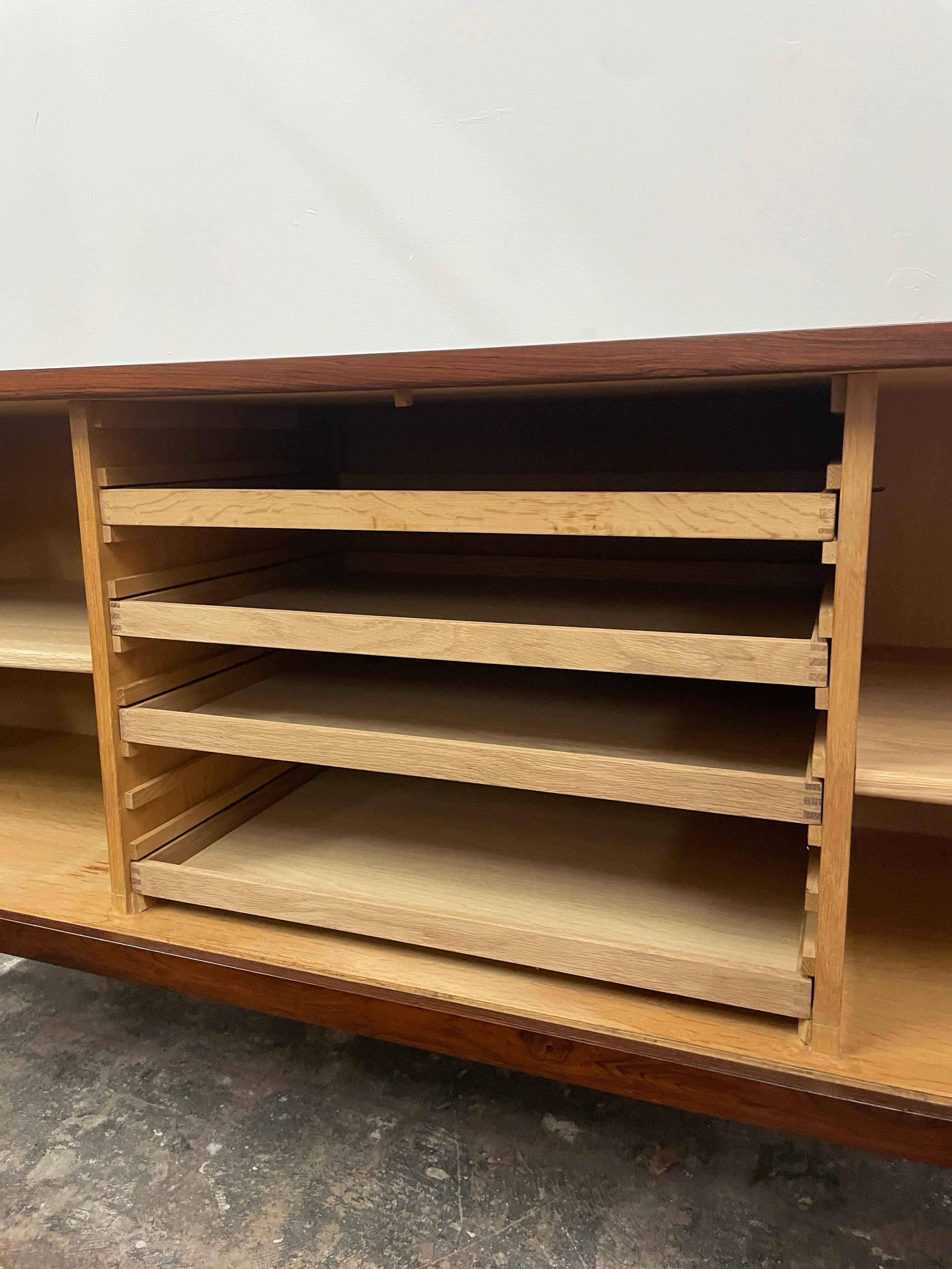 Rare Hans Wegner RY-25 Rosewood Sideboard for Ry Mobler For Sale 7