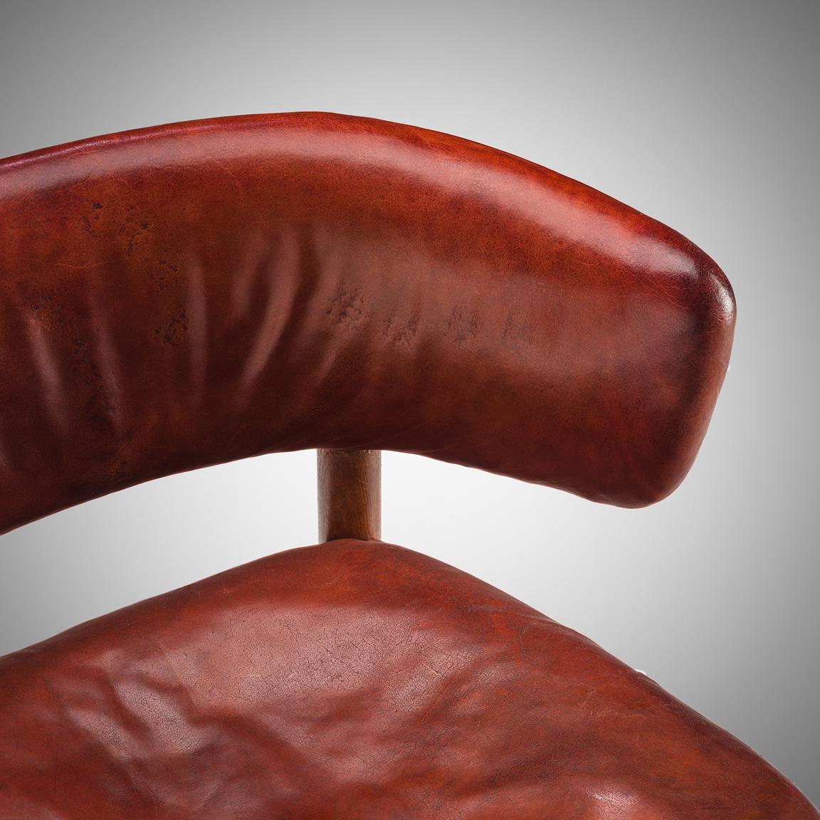 Rare Hansen & Jørgensen Chair in Original Leather and Gardella 'Arenzano' Lamp 4