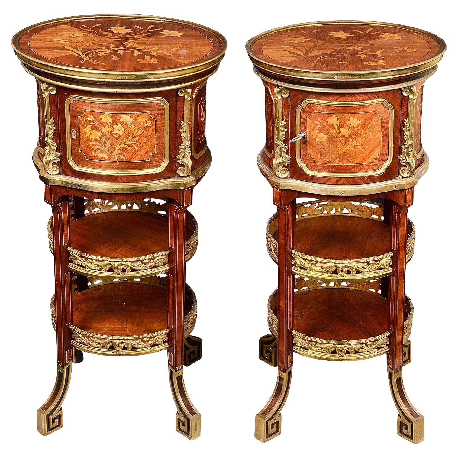 Rare paire d'armoires latérales de style Louis XVI en marqueterie, C19e