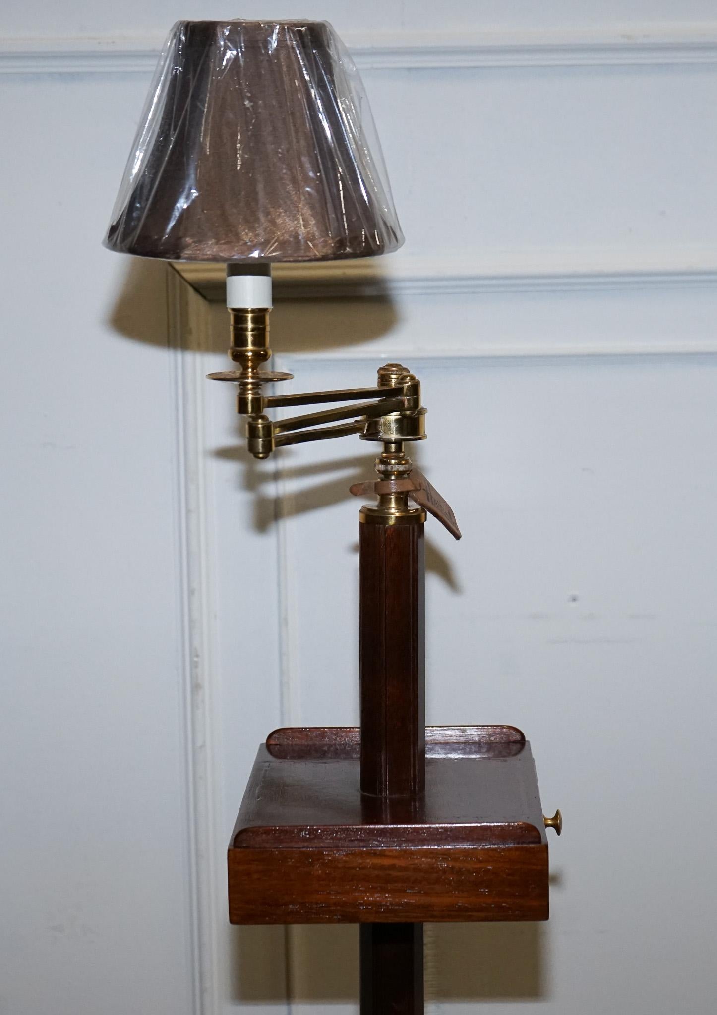 RARE HARRODS LONDON ENGLISH READING LAMP STAND SIDE TABLE WiTH LAMP For Sale 8