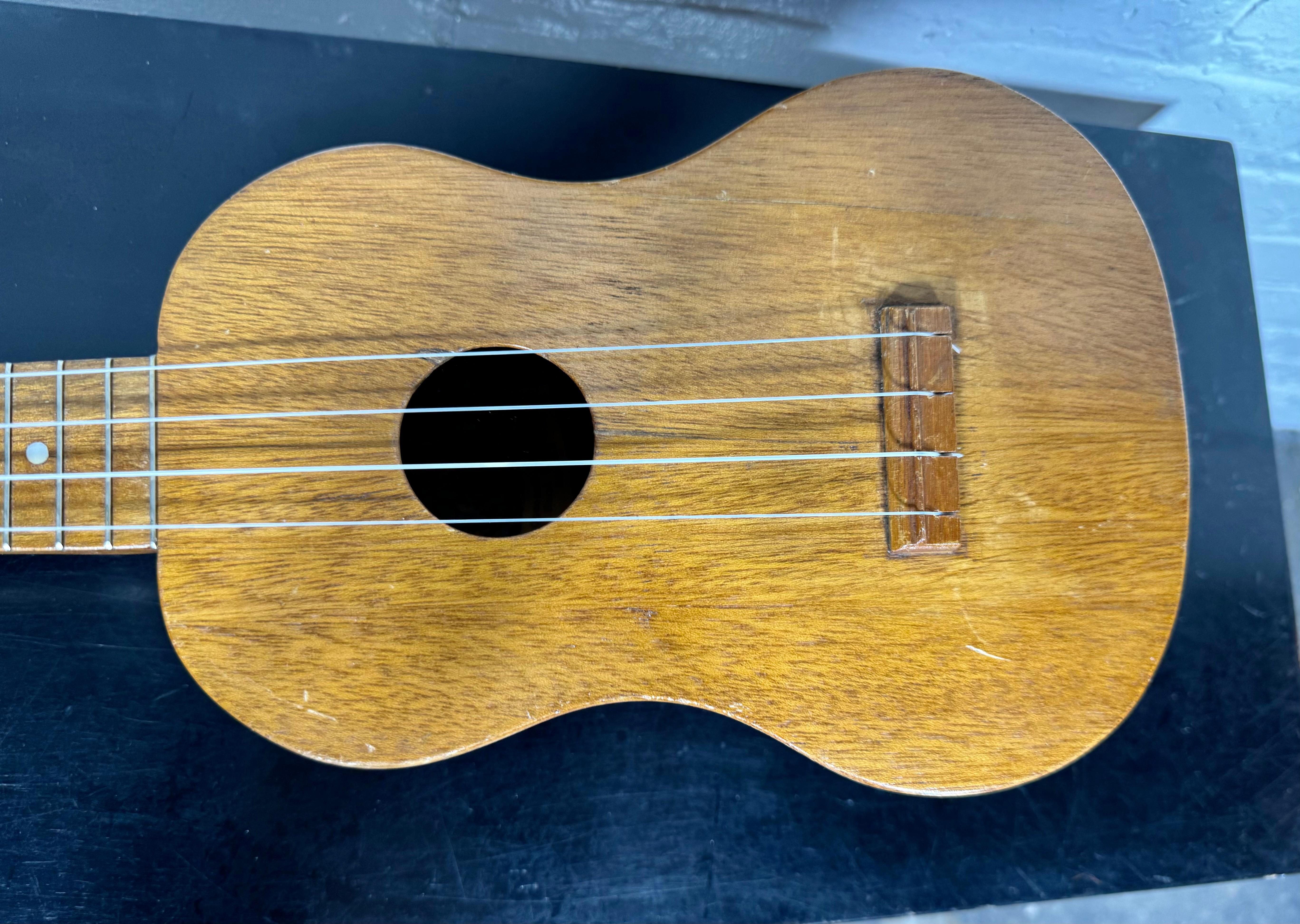 Rare Hawaiian Ukulele made by Coconut Uke Inc. Very Unusual  amazing tone/sound 3