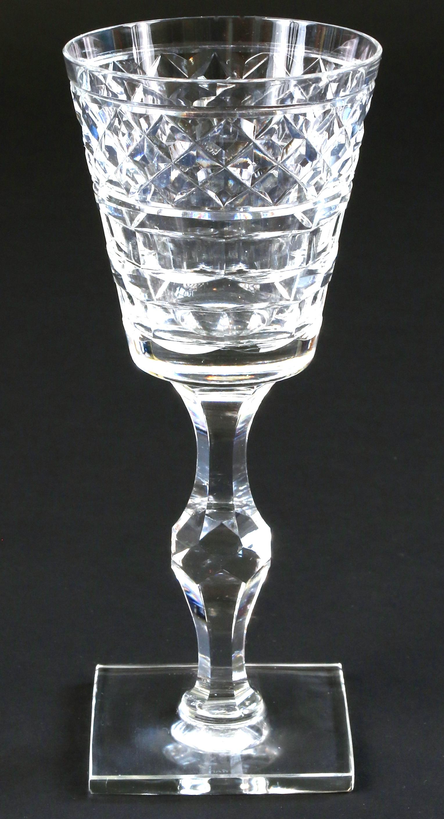 Rare Hawkes Hand-Cut Crystal Service for 12 In Good Condition For Sale In New York, NY