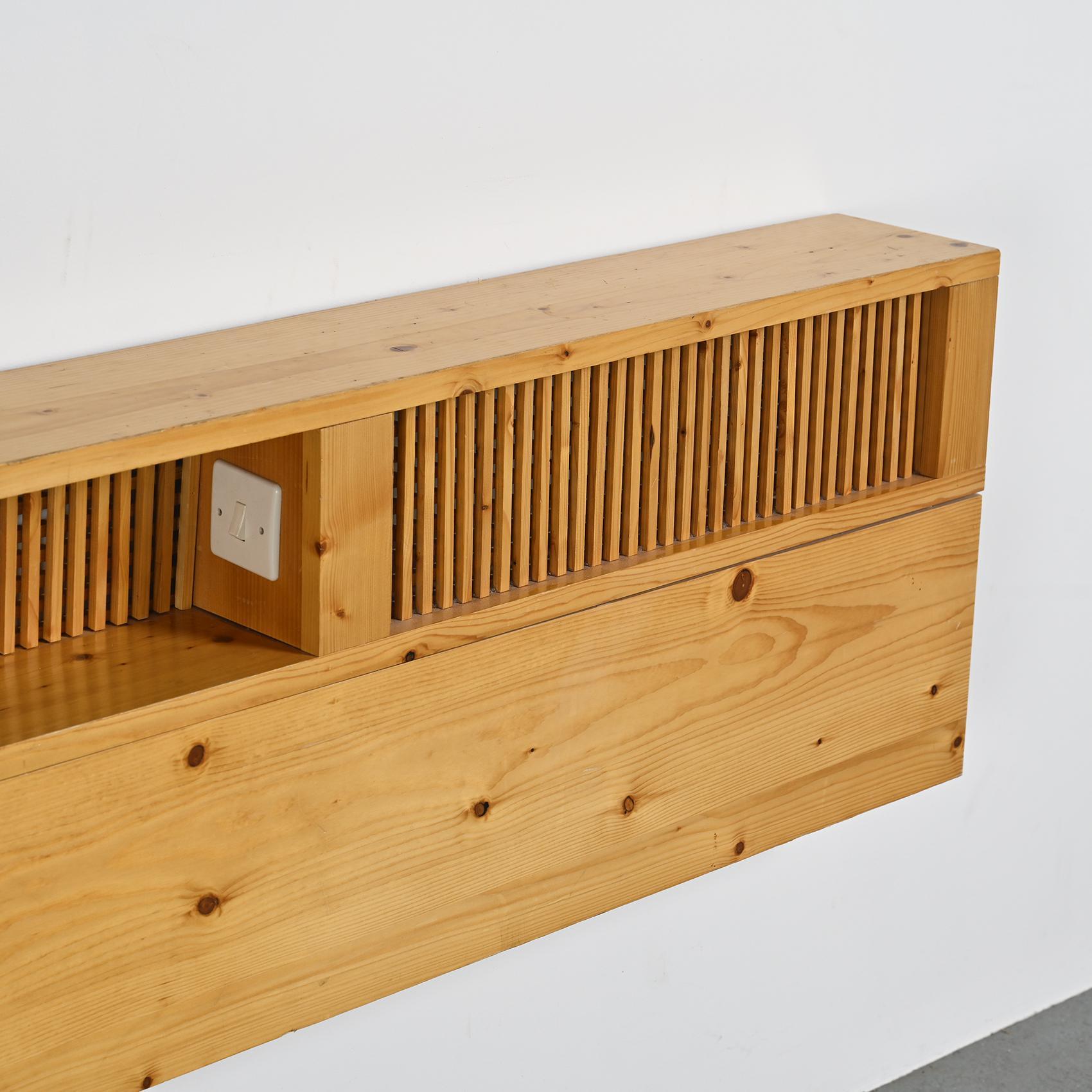 20ième siècle Rare tête de lit de Charlotte Perriand, France circa 1970