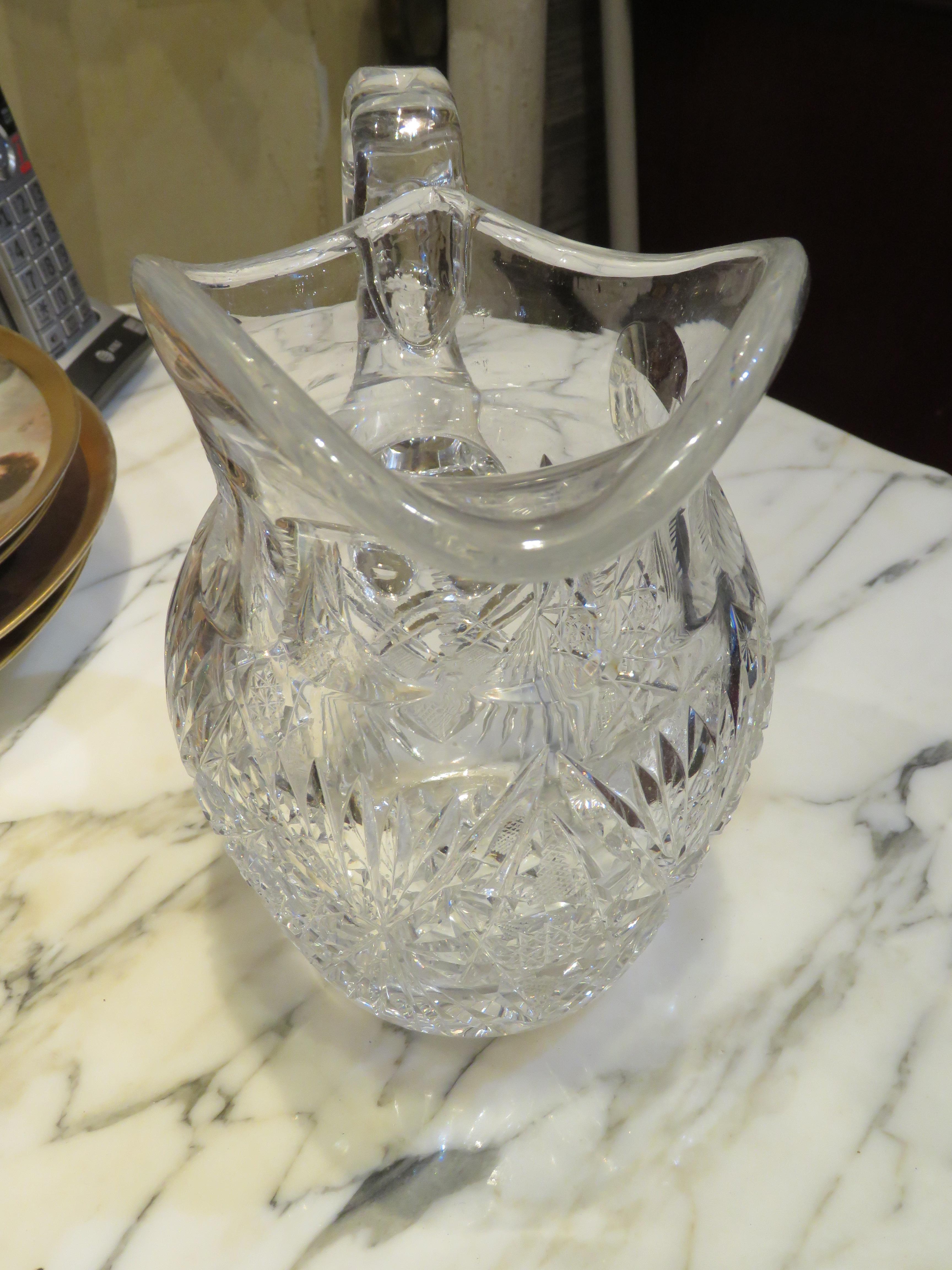 Français Rare pichet en verre taillé à la main avec diamants brillants du 19ème siècle en vente