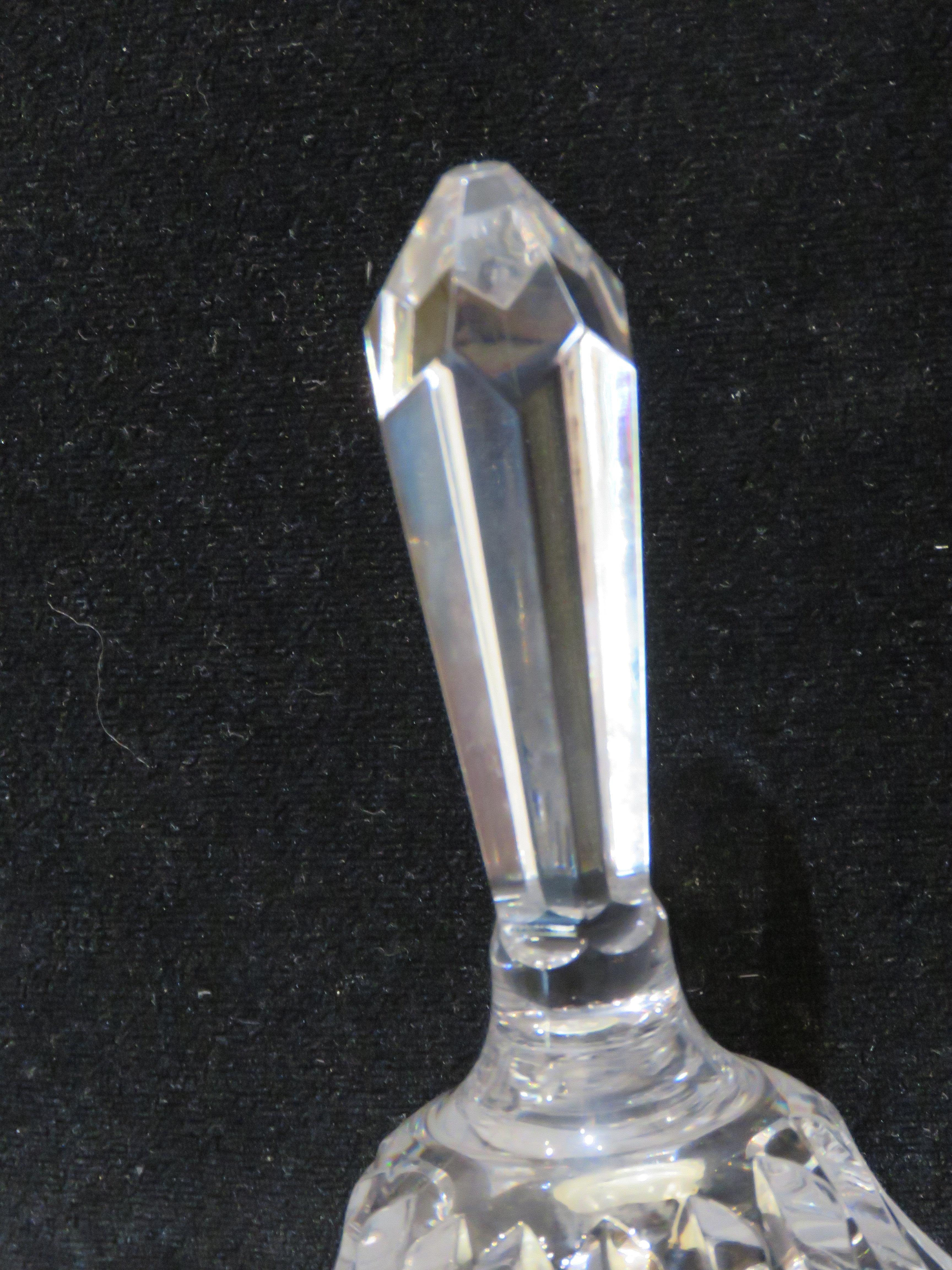 Rara campana europea de cristal transparente con talla de diamante Francés en venta