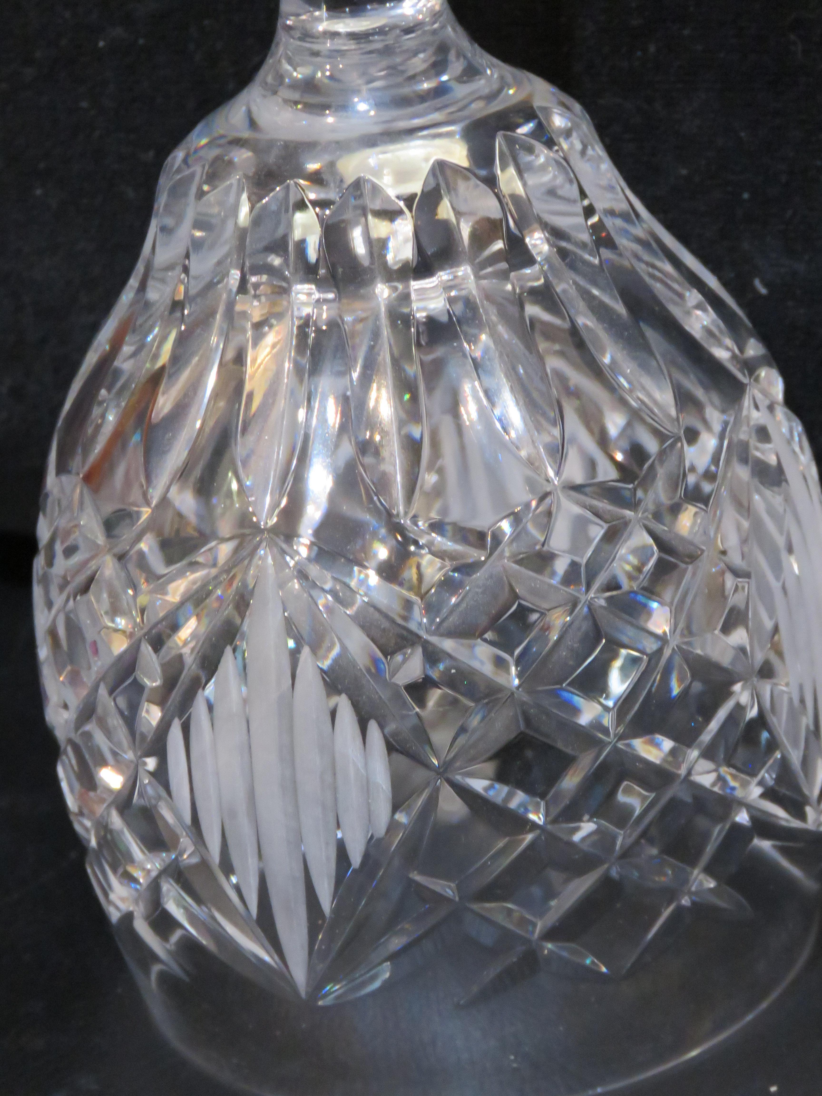Rara campana europea de cristal transparente con talla de diamante en Bueno estado para la venta en New York, NY