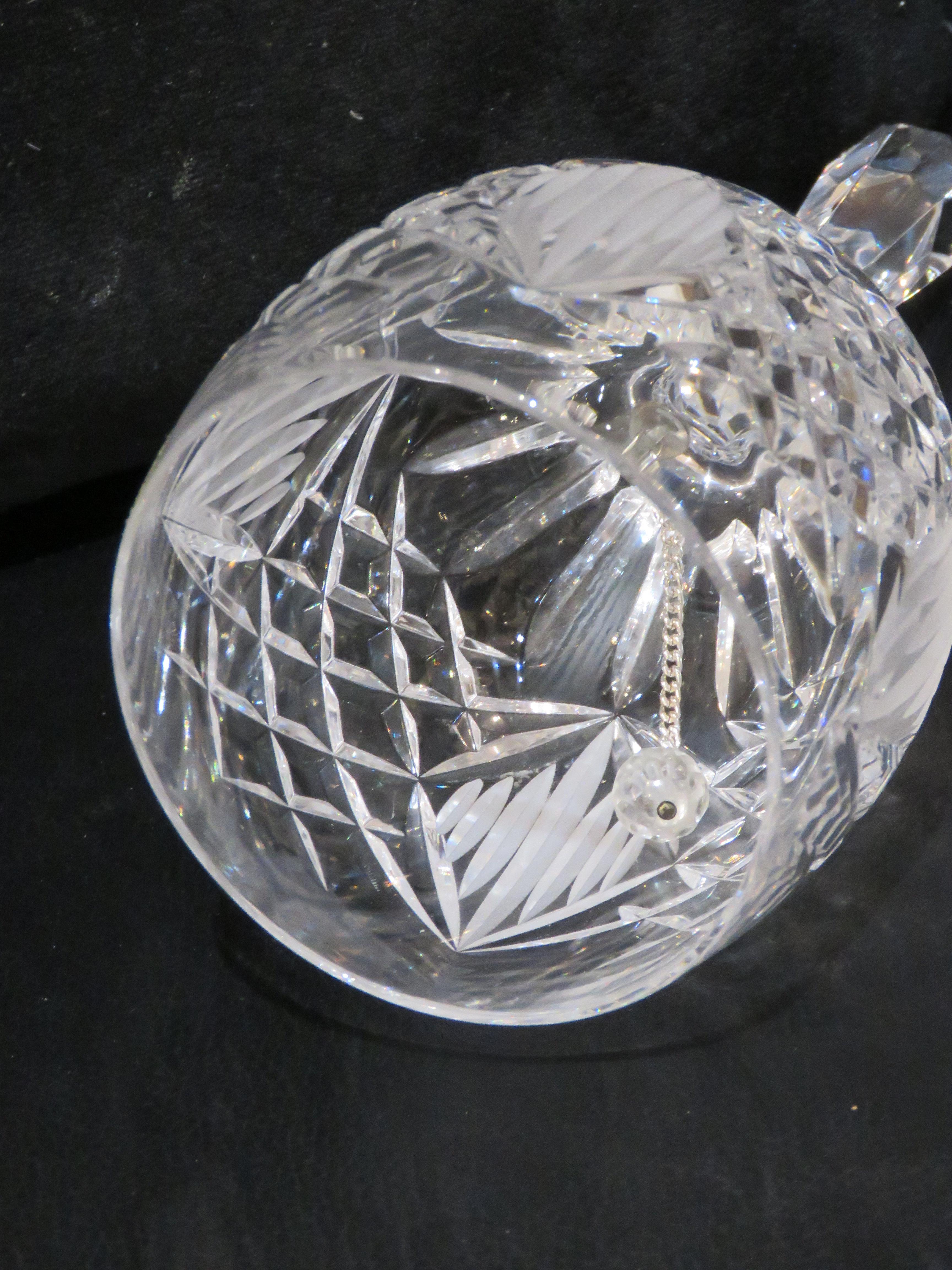 Rara campana europea de cristal transparente con talla de diamante siglo XX en venta