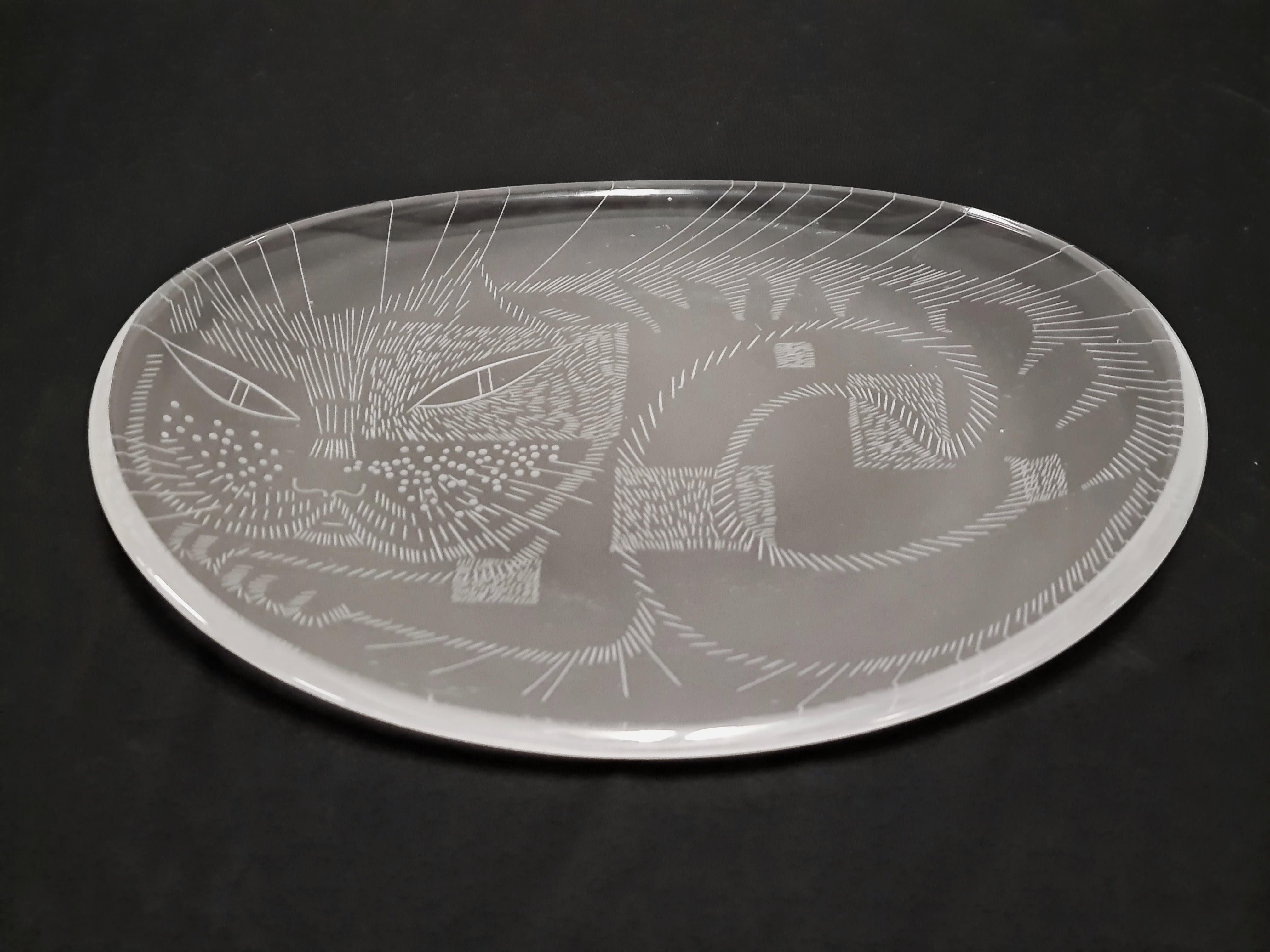 Raro plato para gatos Helena Tynell grabado Modelo 6638 para Riihimäen Lasi Oy, años 50 en venta 5