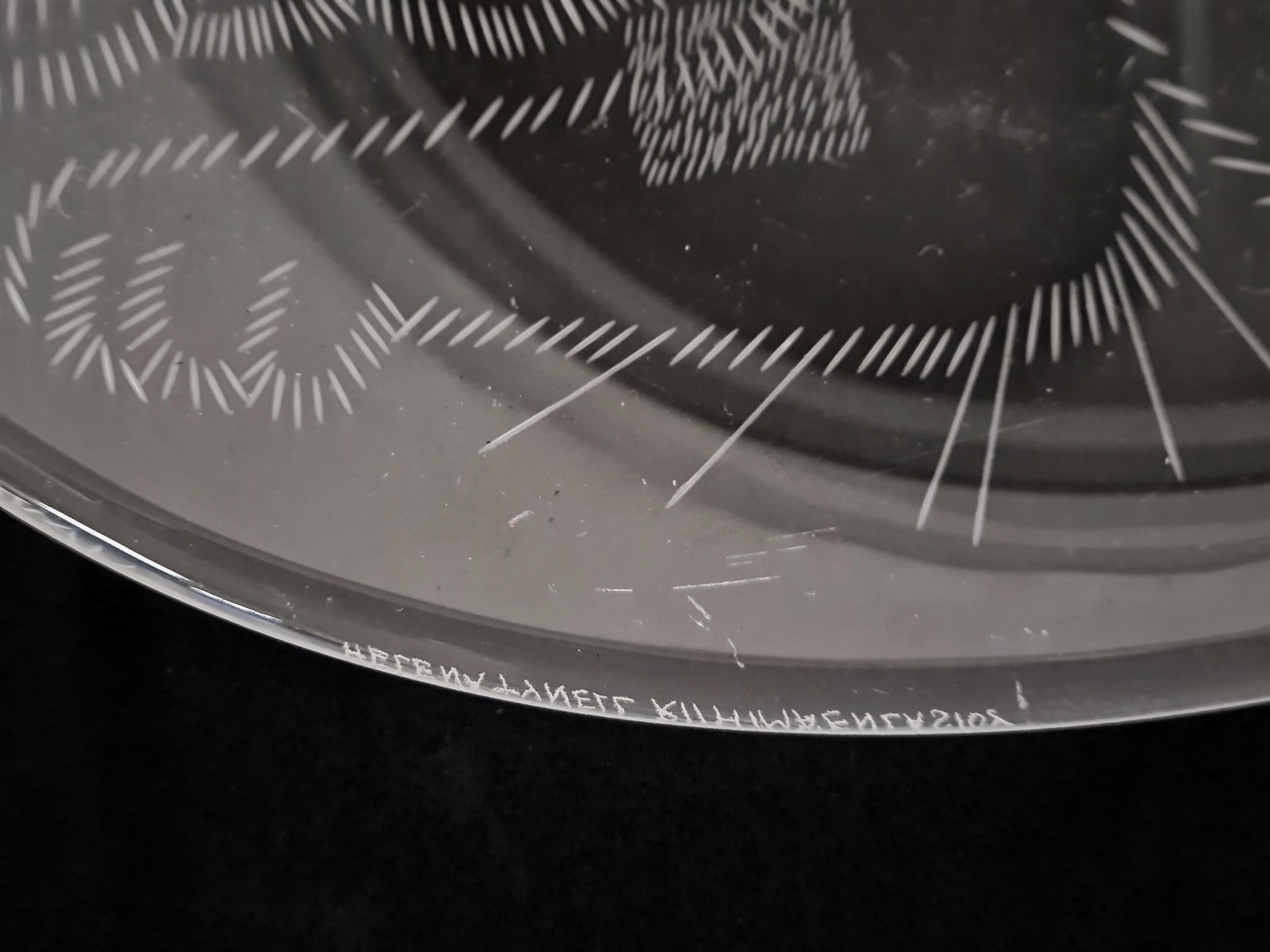 Raro plato para gatos Helena Tynell grabado Modelo 6638 para Riihimäen Lasi Oy, años 50 Vidrio artístico en venta