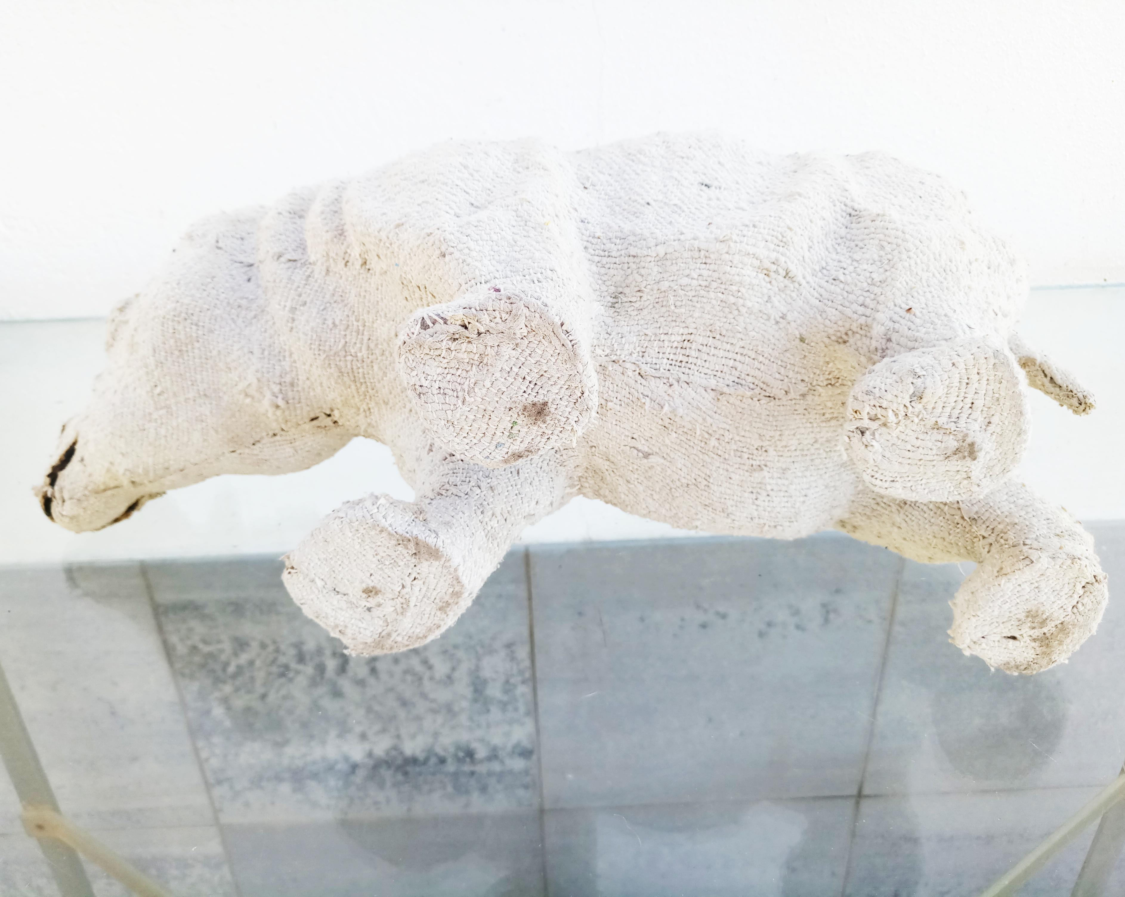 Rare sculpture Rhino en tissu à ourlet hélicoïdal, années 1950 en vente 5