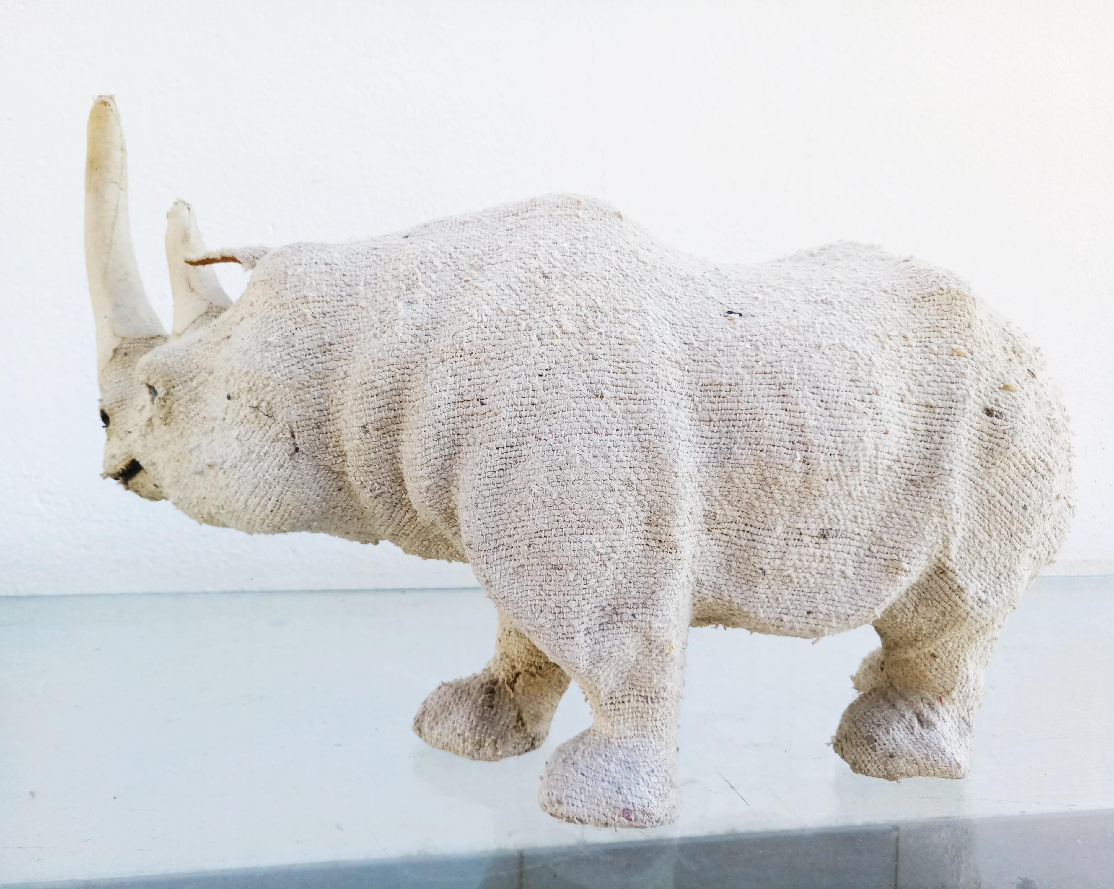 Rare sculpture Rhino en tissu à ourlet hélicoïdal, années 1950 Bon état - En vente à L'Escala, ES