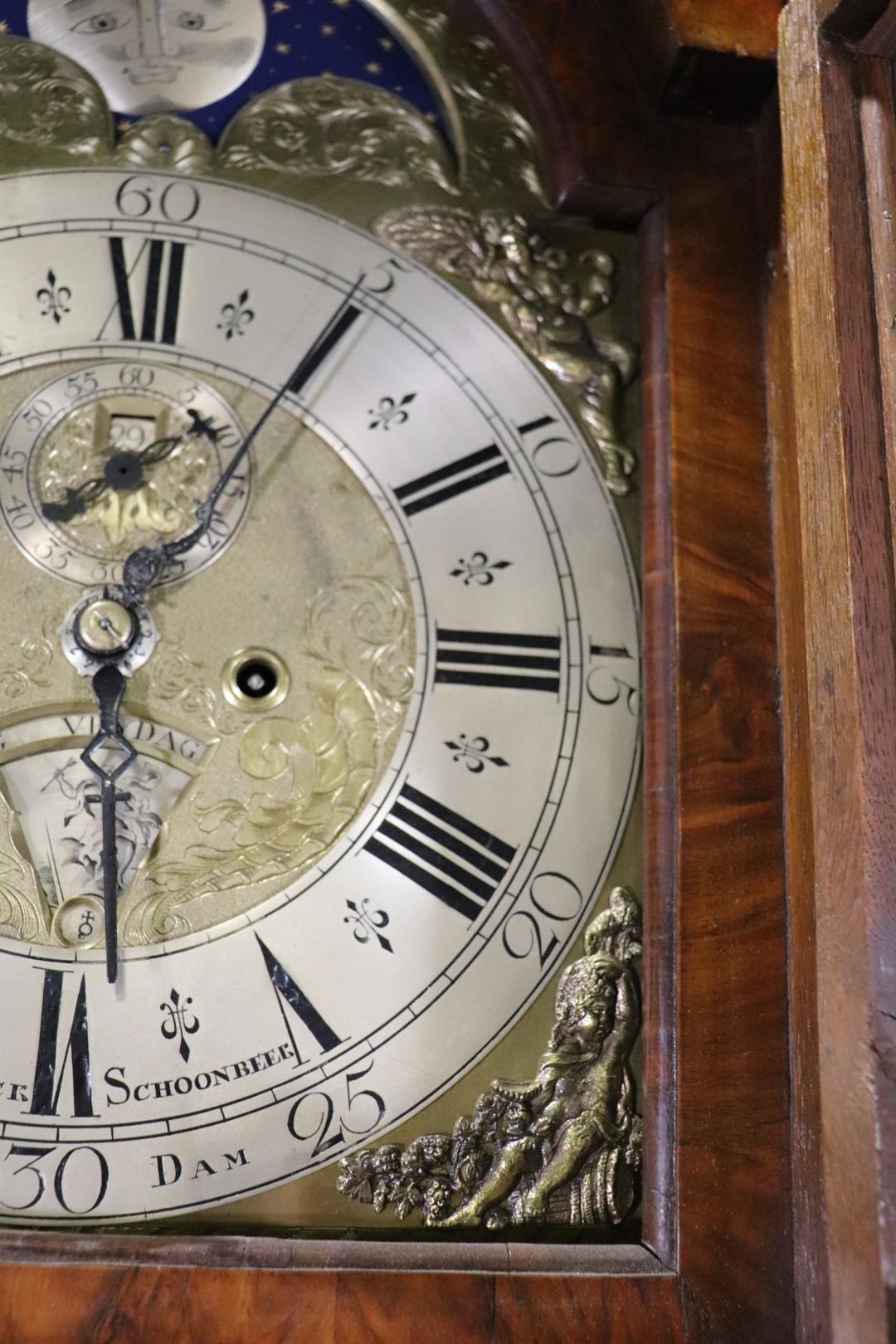 Seltene Hendrick Schoonbeck Großvater-Uhr mit niederländischer Intarsienarbeit und hohem Gehäuse  (Messing) im Angebot