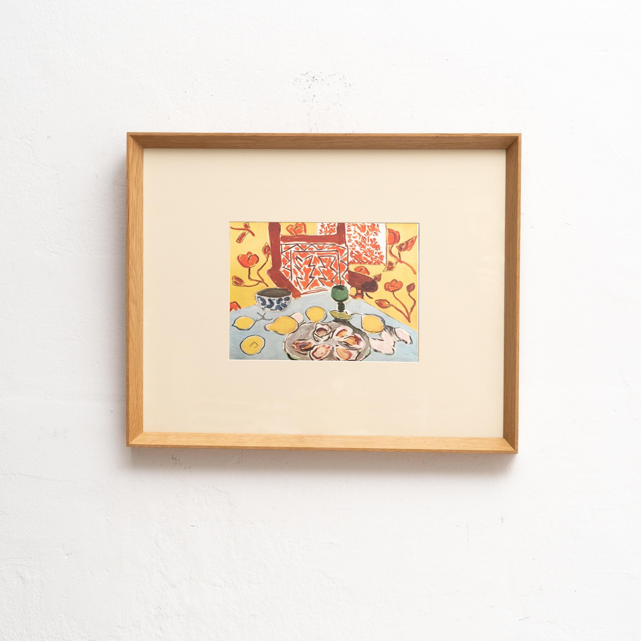 Plongez dans l'éclat intemporel d'Henri Matisse avec cette extraordinaire lithographie en couleurs, éditée de manière experte par les Editions du Chene à Paris, France, en 1943. Dans un superbe cadre en bois massif, mesurant 40,5 cm de haut et 51 cm