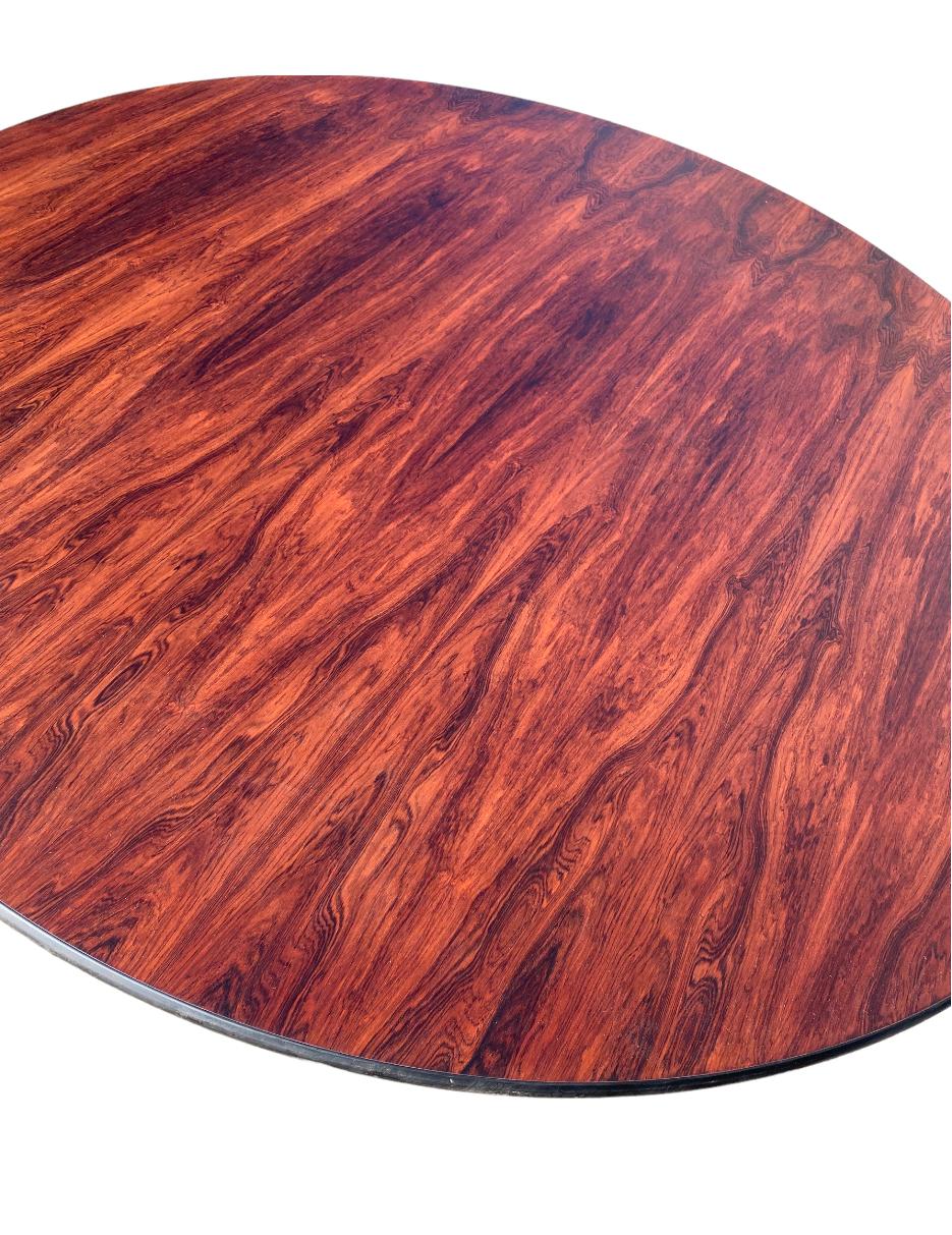 Seltener Herman Miller Eames Round Dining Table in Palisanderholz 1