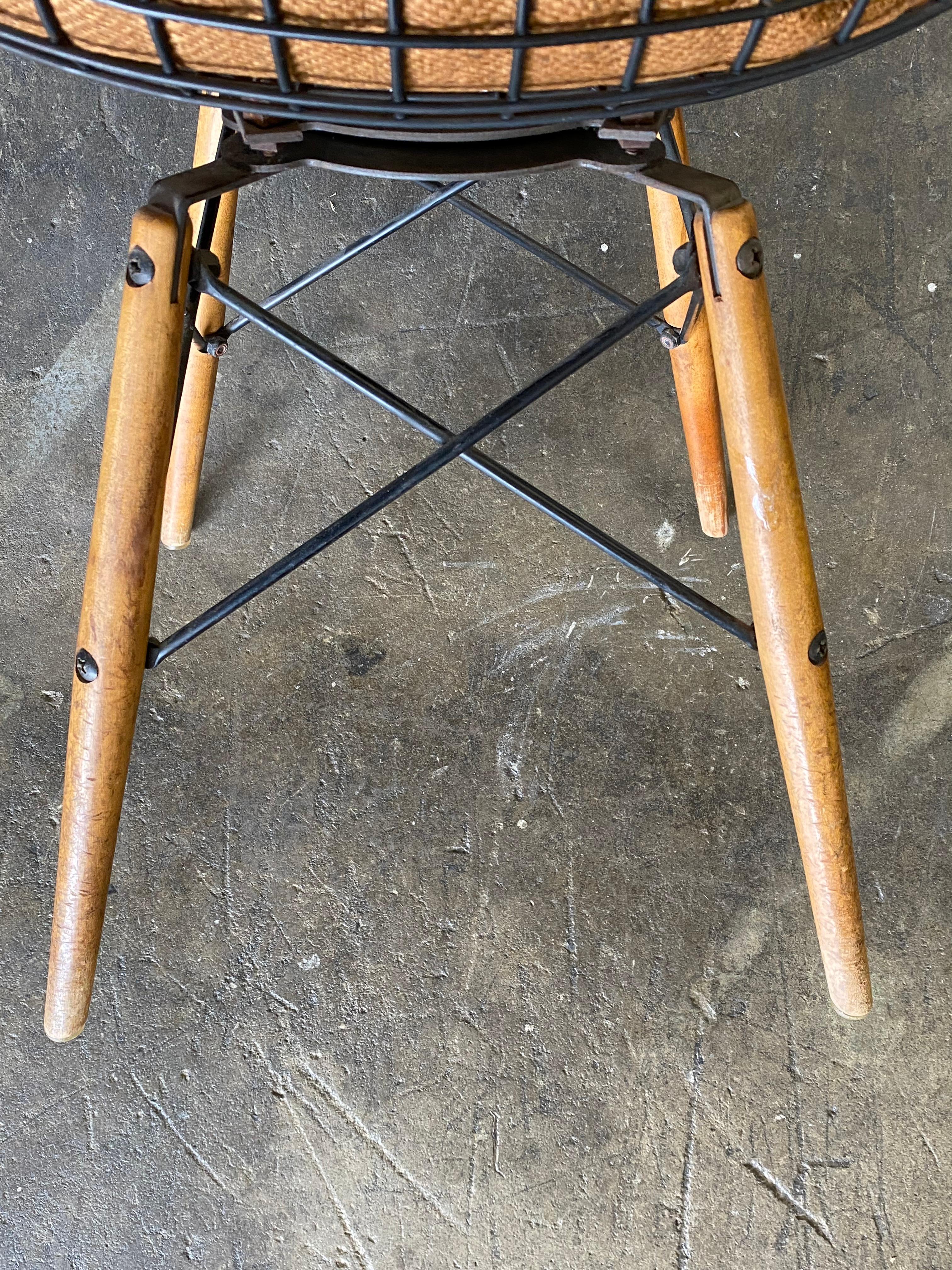 Steel Rare Herman Miller PKW-2 Wire Chair on Seng Swivel Base