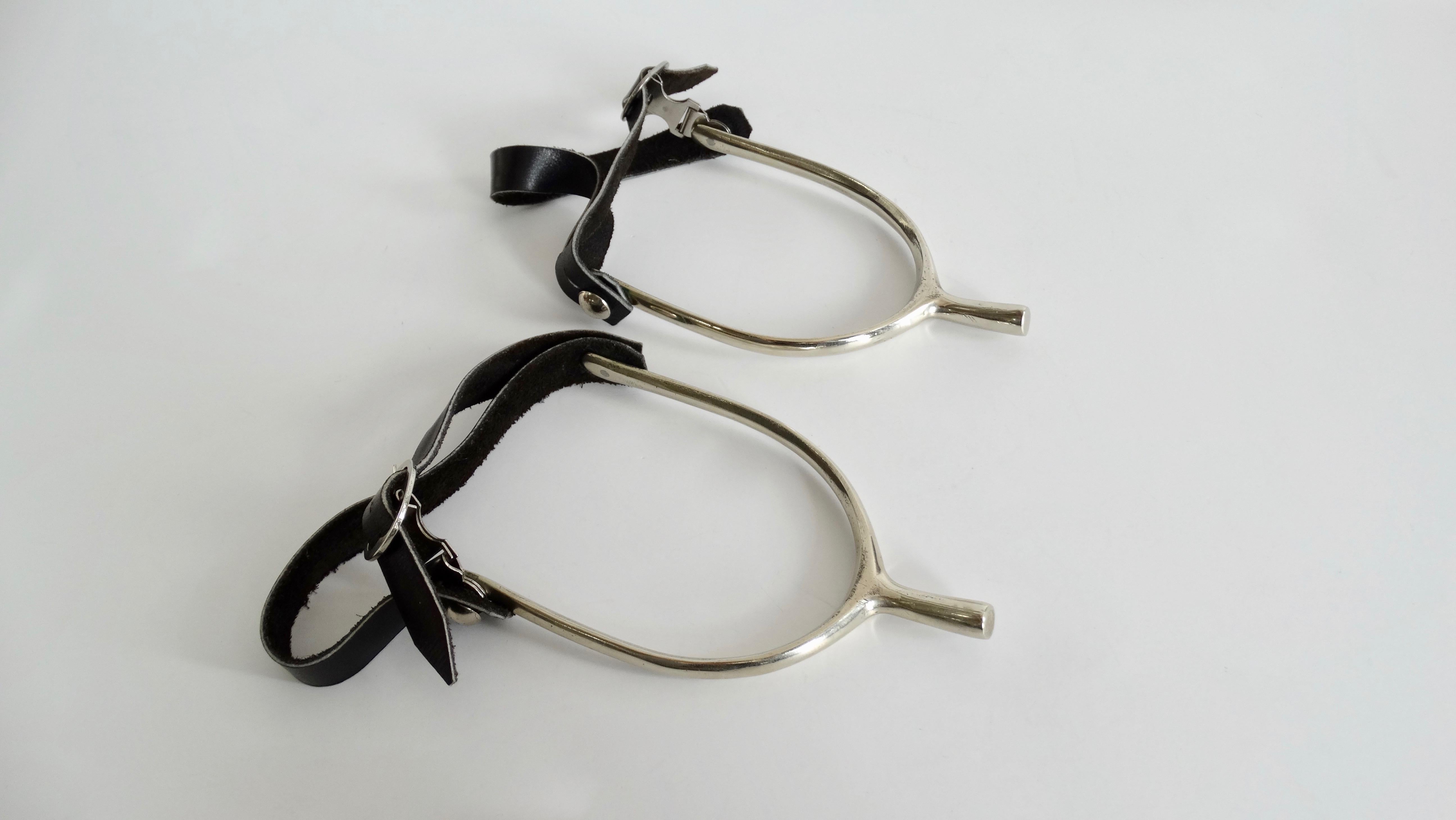 Raro casco y espuelas de equitación Hermés de terciopelo de los años 50 en venta 5