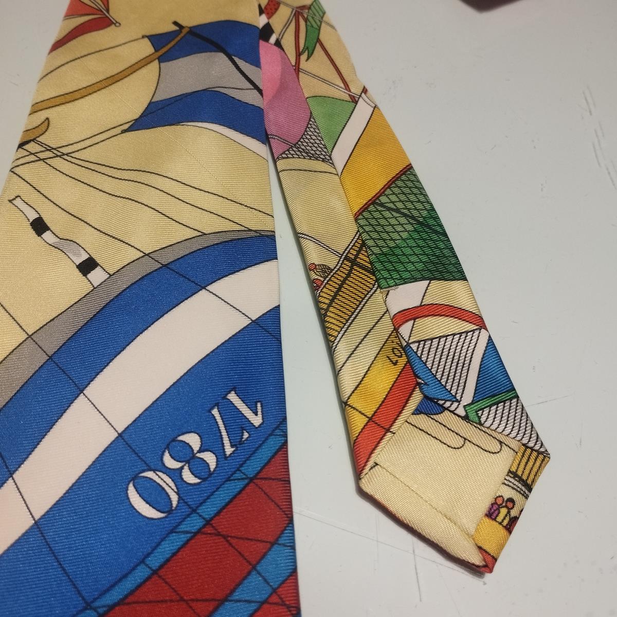 Brown Rare Hermès Air Balloons Tie For Sale