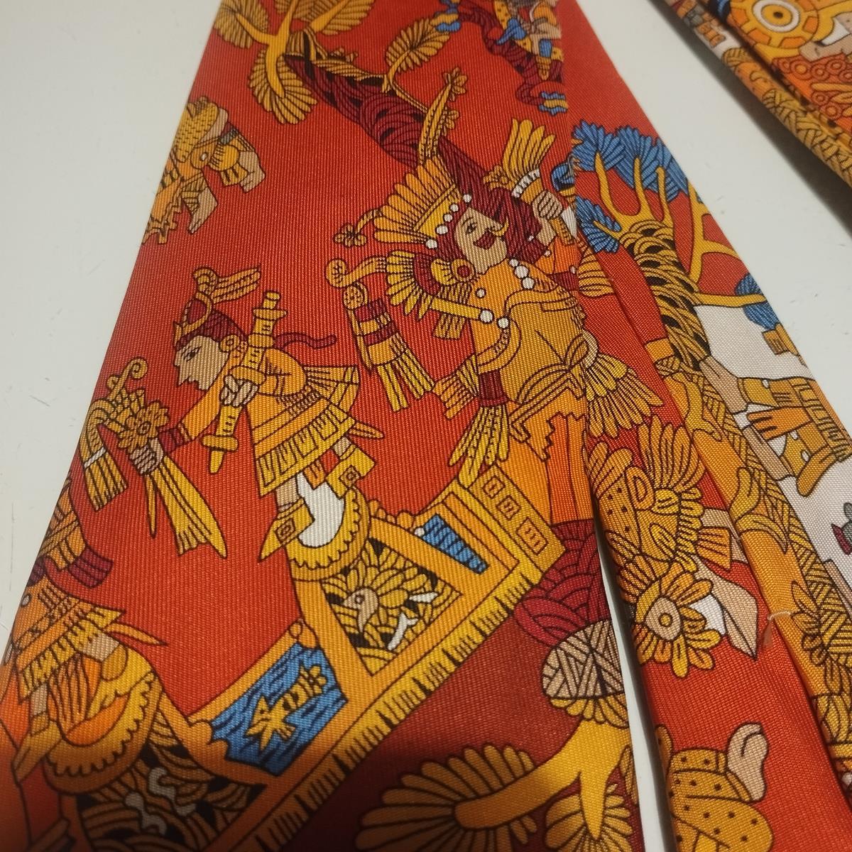 Rare Hermès American Indians Tie In Excellent Condition For Sale In Gazzaniga (BG), IT