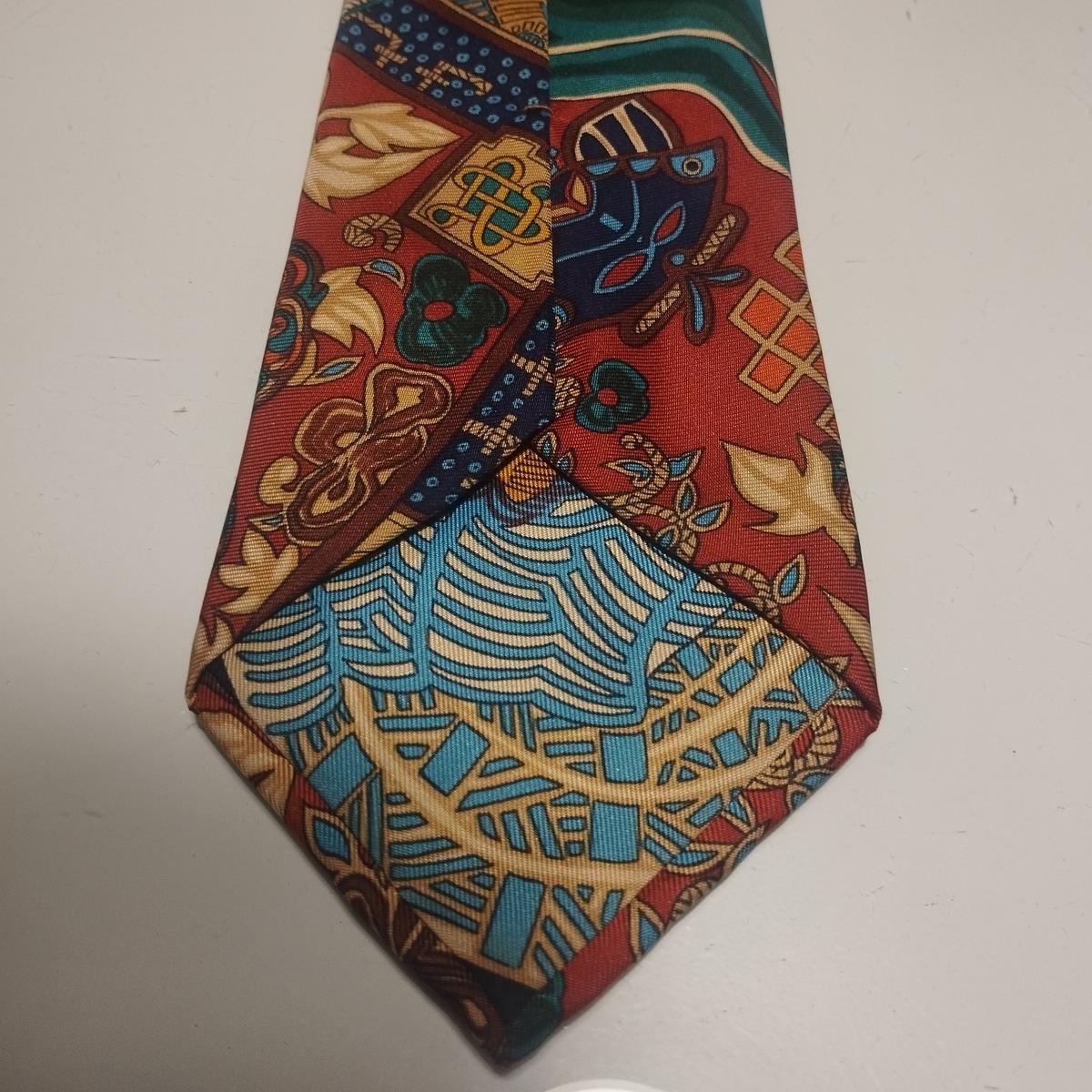 Rare Hermès Art Des Steppes Silk Tie For Sale 1