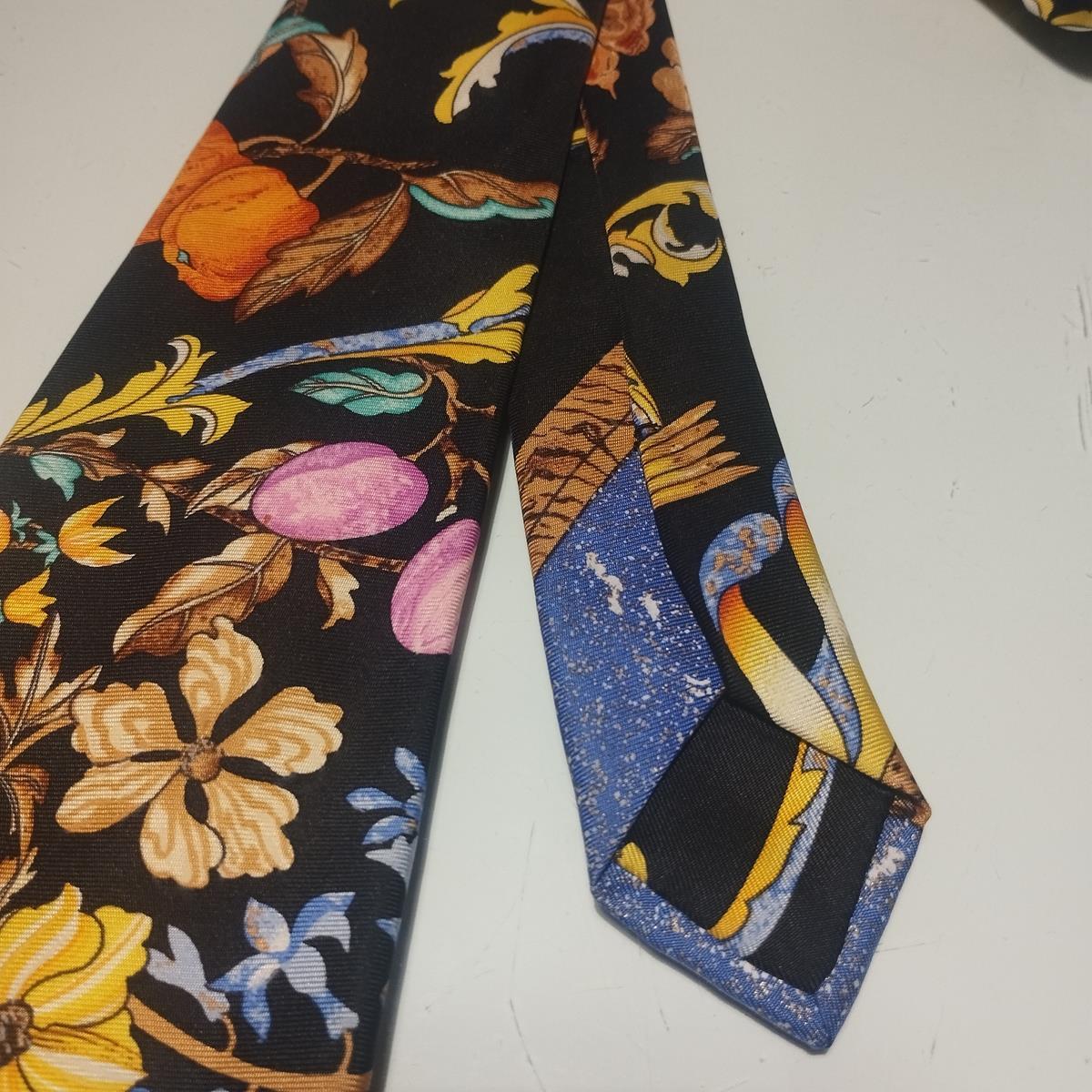 Black Rare Hermès Autumn Leaves Silk Tie